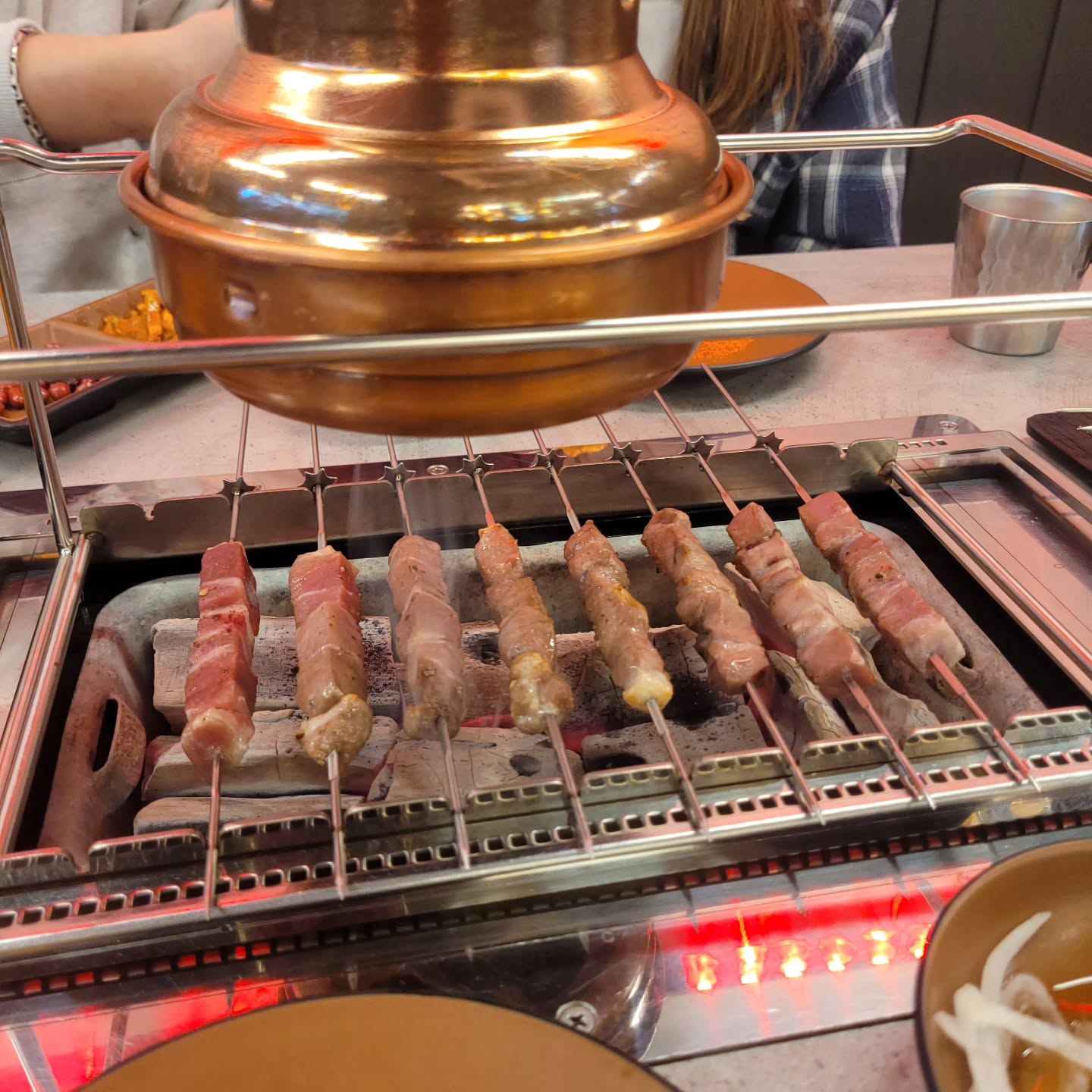 💓

학원 끝나고 양꼬치 묵고 싶다길래
바로 고우~~🎶
클래식만 3번에 꿔바로우 훠궈까징🤭
베킨도 잊지않고 들려주깅🍦

#불금
#아빠휴무
#양꼬치에꿔바로우 
#먹는거잘맞는우리 
#뭐든잘먹긴하지만 ㅋㅋ