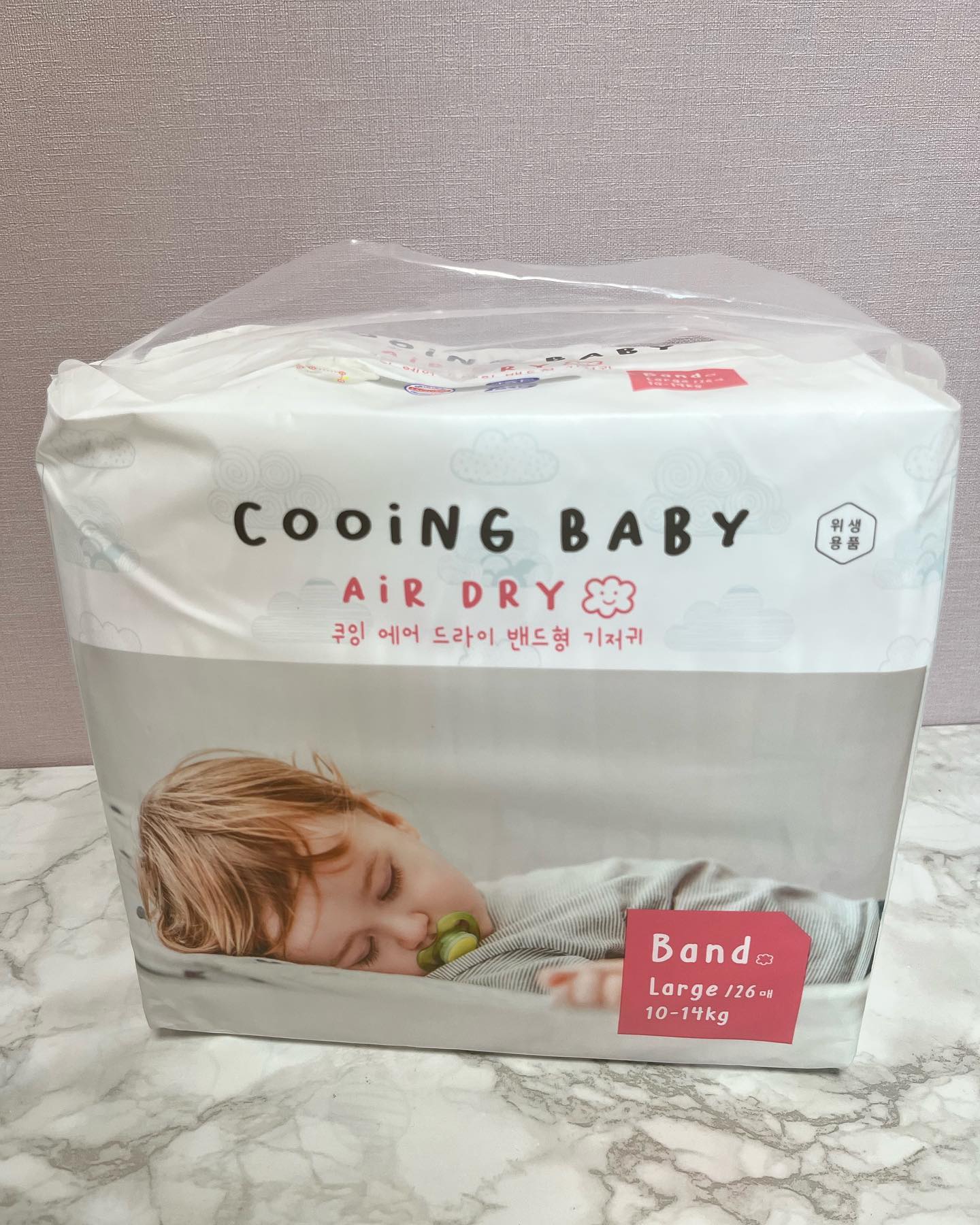 #할인구매 cooing_official #쿠잉에어드라이 #신생아기저귀
아기가 편안하게 느낄 수 있도록 얇은 두 개로 나와서 움직임이 자유롭고 밴드 또한 풀커버라서 잘 떨어지지 않게 부착할 수 있다는 점이 장점입니다 
#cooing_official #밴드기저귀 #프리미엄기저귀 #부드러운기저귀 #밤기저귀 #신상품나왔을땐 #08L #