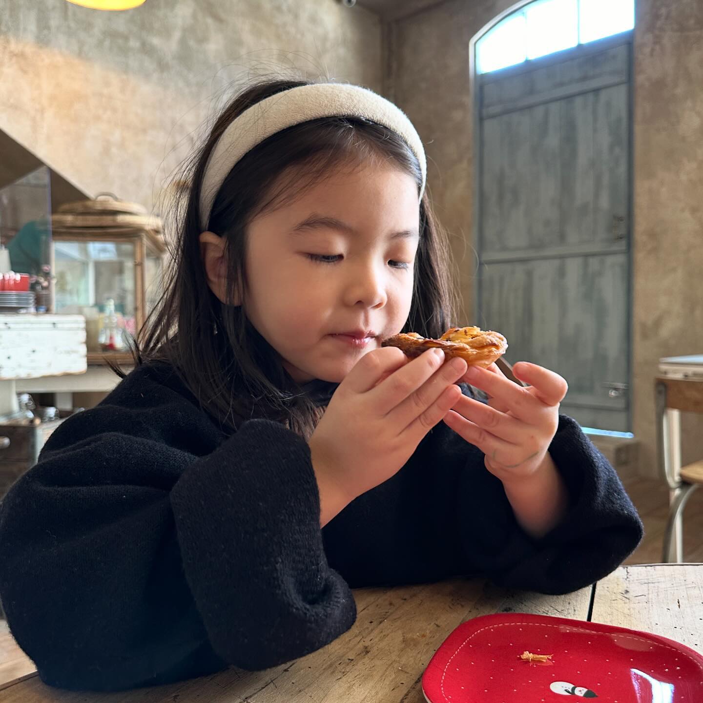 #오보드나타

에그타르트 
마시는거 보여드릴까요

물론
#엄마밥여전히우웩버튼