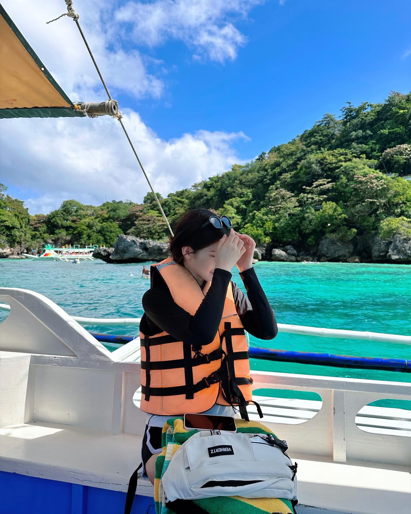 🏝️🐬
