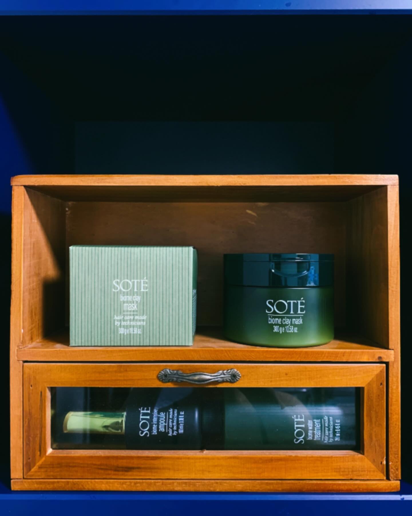 #gift

sote_kr 🧴
히피펌 후 몇 달 지나니 주체가 안되는 내 머리 구원템..ධ̢•͙ꄃ̑•͙ຄ̏ධ̡
쏘테가 답없는 부시시에서 예쁜 부시시로 바꾸어 주었다.
느낌있는 부시시 다들 뭔 줄 알죠?

두피에 진심인 동생 덕에 유명한 여러 제품을 써봤는데 
사용감, 향, 효과 무엇도 빠지지 않는 쏘테
아무렴 30년간 두피&모발만 판 덕후들께서 만드셨으니🤔
살롱에서만 구매할 수 있는 브랜드라 더욱 신뢰가 간다.

앗! 패키지까지 예쁜건 너무했음..☘︎
센스쟁이들.. 🕊️…🤍