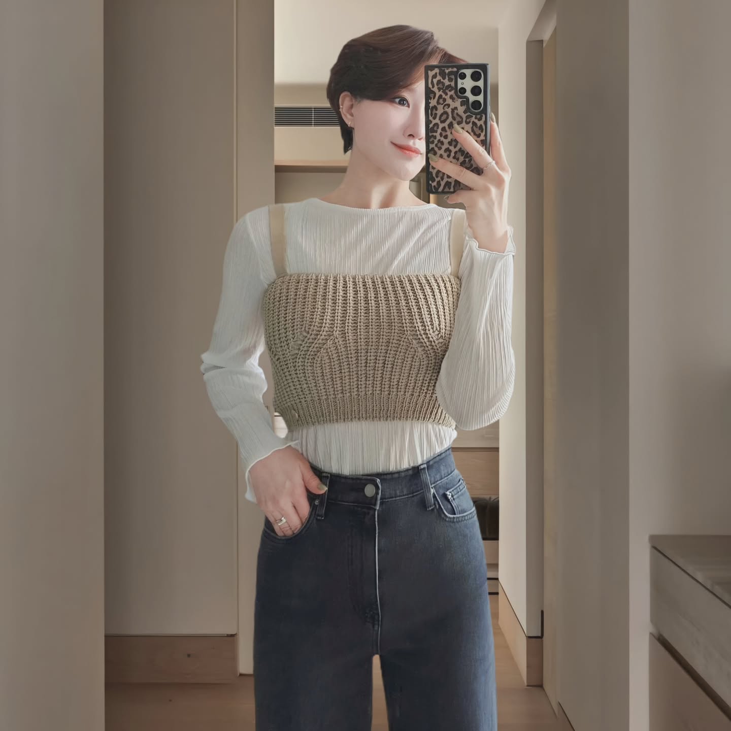 오래 기다린 데님!
너무 맘에 들쟈나,, 🦫🖤

• 상의 - pureda_korea 
• 하의 - aarles_sena
