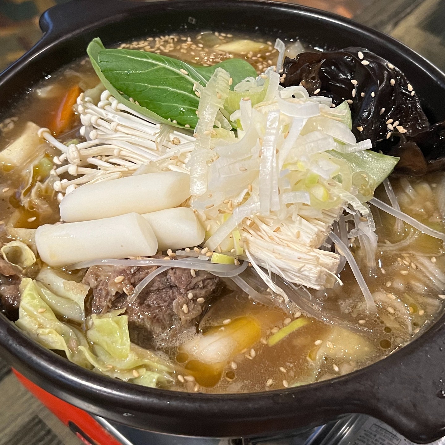 술안주로 먹을 수 있는
소갈비찜,, 양념이 넘 맛있는데다가,,
국물이 낭낭한 소갈비찜이라
안주로 너무 좋아여..

#먹방 #먹스타그램 #jmt #대복포차 #소갈비찜 #간장소갈비찜 #먹스타맞팔 #술스타그램 #원주맛집 #원주술집 #원주술집추천 #존맛