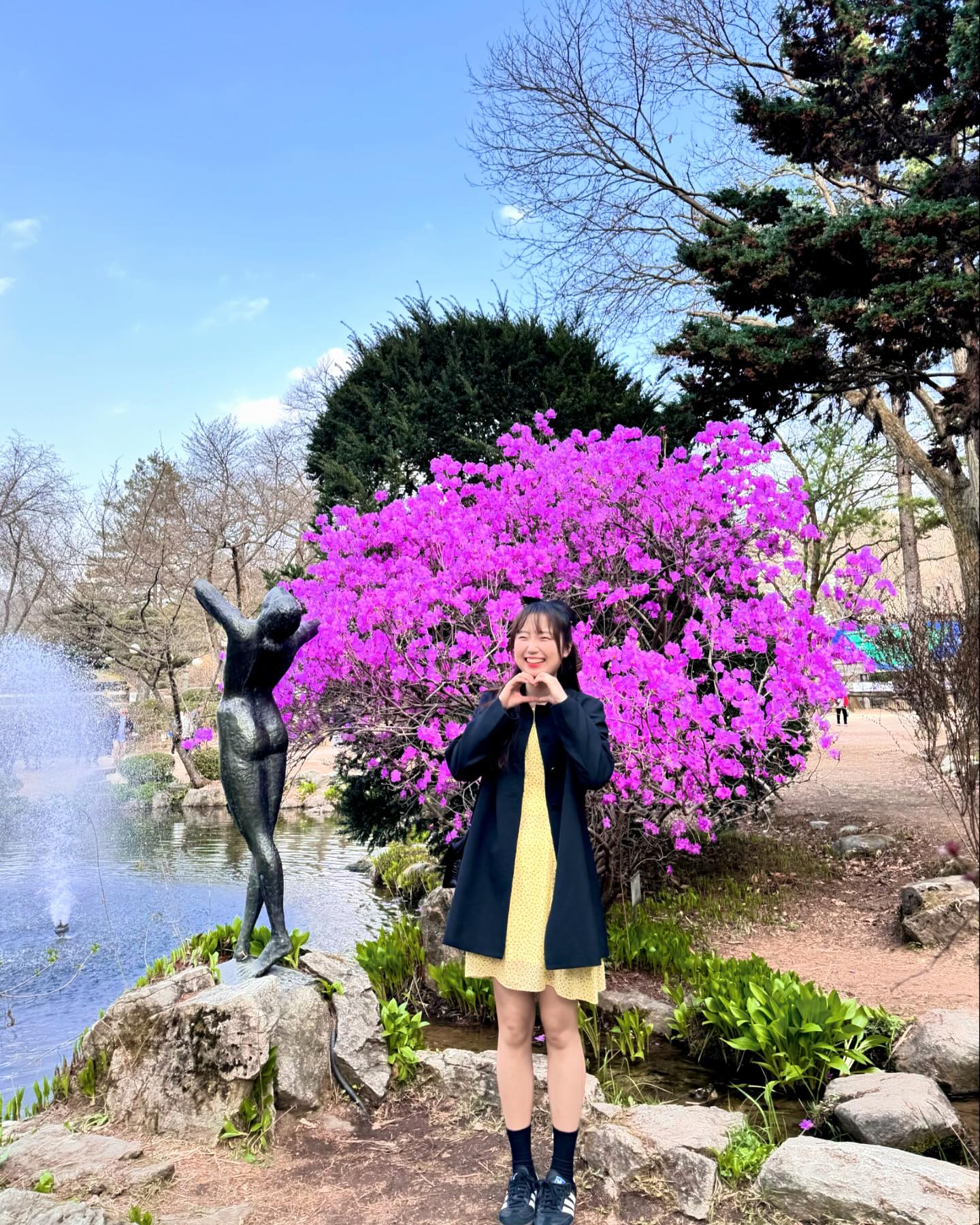남이섬에서 개나리옷 입고🌼

벚꽃 만개는 안했지만🥺
그래도 자연속에서 힐링 제대로 했다🌳
오늘도 행복한 휴무💖

#남이섬 #남이섬여행 #남이섬벚꽃 #가평벚꽃 #가평벚꽃축제 #가평 #가평가볼만한곳 #셀스타그램 #일상 #휴무스타그램 #selfie