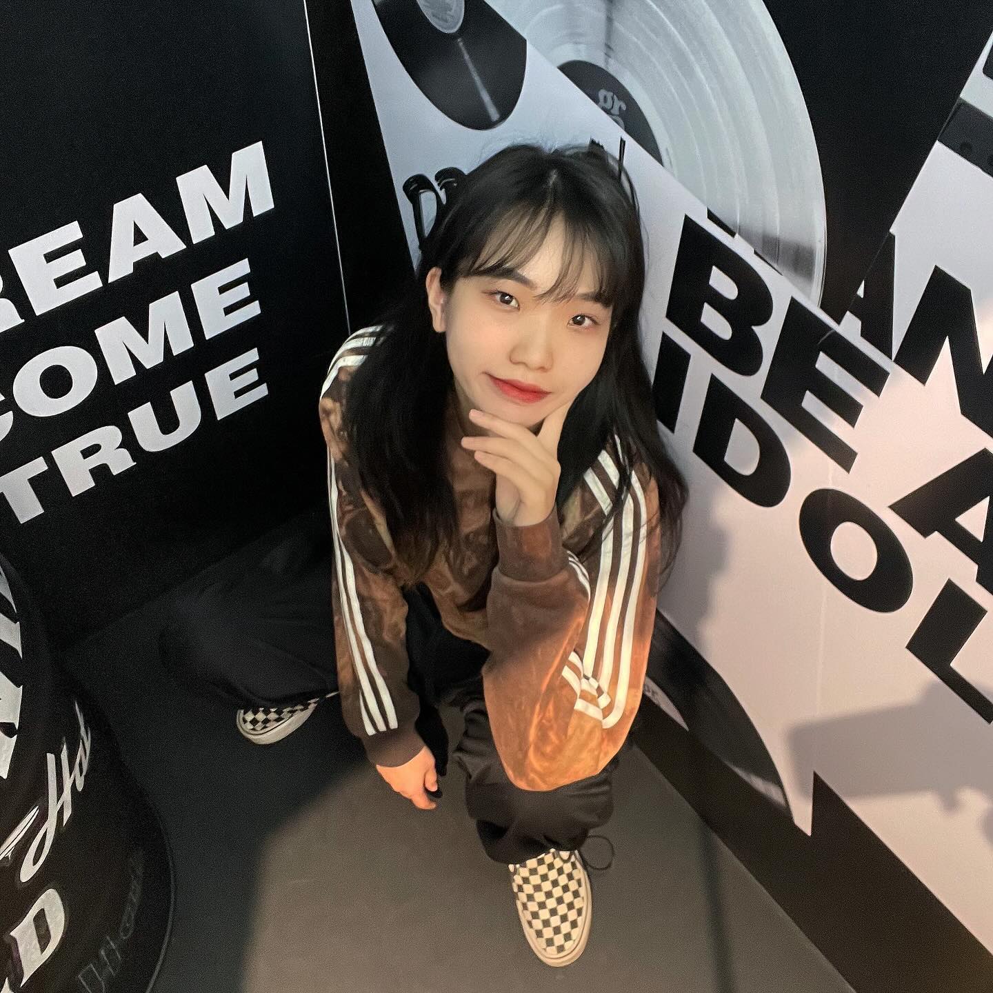 눈 떠보니 내가 이 세계 아이도루?!
이번 주말에 홍대 가면 아이돌 데뷔 ASAP 가능이라구요

hihat.official 

#하이헷_스탬프_이벤트 #하이헷글로벌오디션팝업 #hihat_global_audition_popup #HiHat #하이헷 #서울놀거리 #홍대놀거리 #서울데이트 #홍대데이트 #이색체험 #98 #ootd #셀카 #셀스타그램 #selfie #아이돌 #idol #kpop #아이돌체험