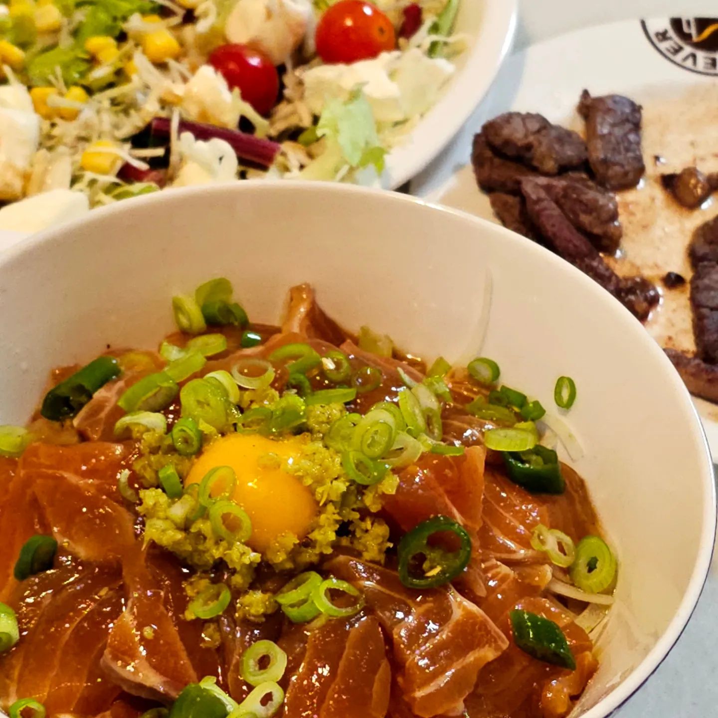 처음 만들어본 #홈쿡 #연어장
#연어장덮밥🍣 #냠냠그램😋 

레시피 많이 찾아보고 
공통적인 부분은 드 참고해서 만들어본
나의 첫 연어장 대성공//
#나쫌하는듯 😎 #씨익😏