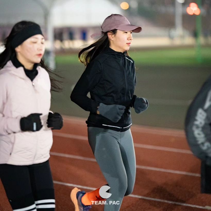 #pacrun #teampac
팩팩이들과 함께 정기훈련
보충세션때부터 마음 잘 맞는 은혜님이랑 챡챡 열심히 지속주! 페이서 해주신 다찬님따라 중도포기 없이 해내서 뿌듯하고 행복했던날😖👍👍

예쁜 사진 감사합니다!!
📸 photo_unis