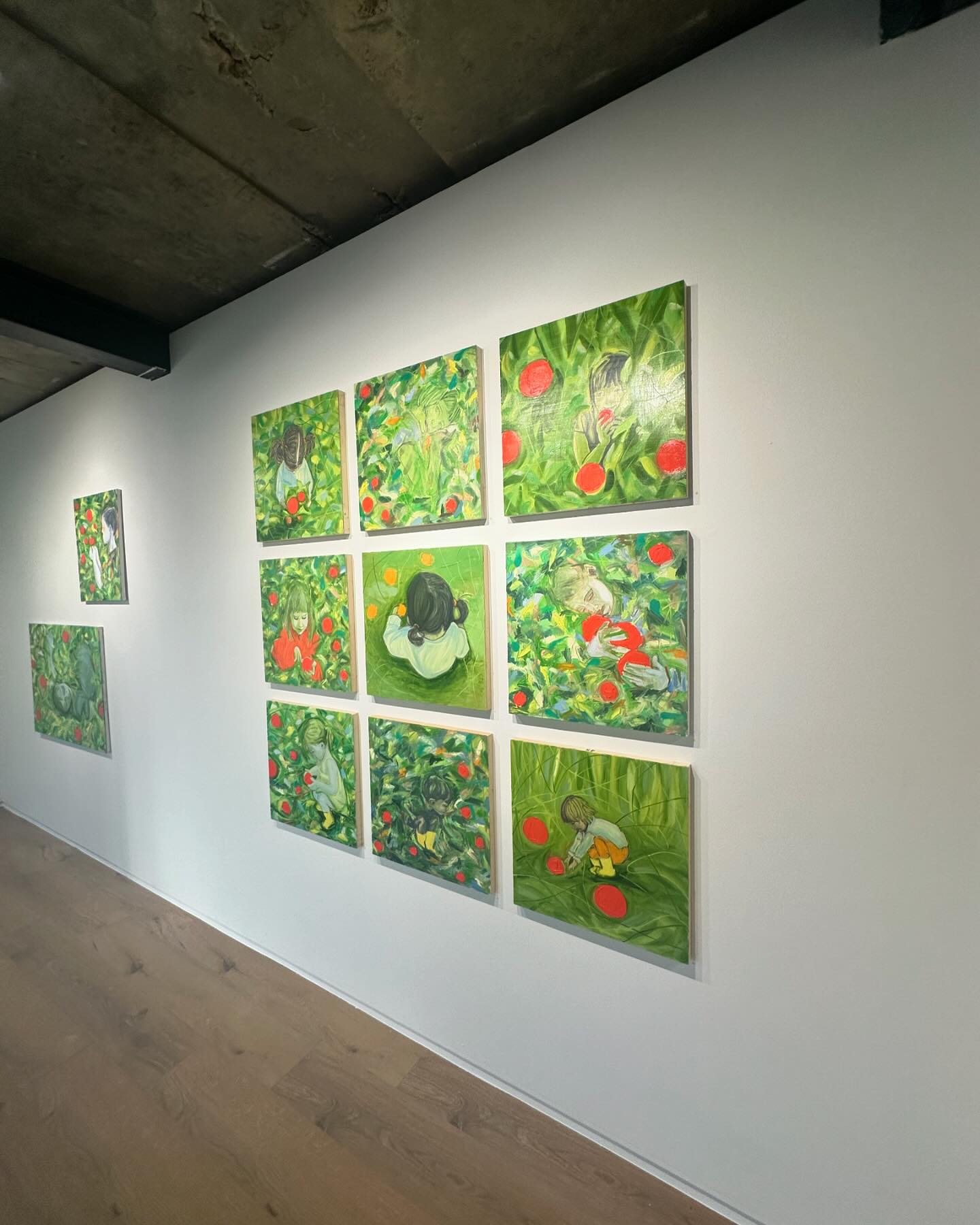 painter.hmn 
나뭇결에 물감 몇 번 스쳤을 뿐인데
실물 색감이 감덩💚

지친 일상에서 힐링 제대로 느끼고온 #전시

#함미나 #함미나작가 #전시회 
#전시를즐기다 #갤러리사이