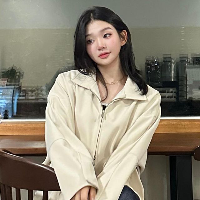 @souyeoui on Instagram: "아 재업인 거 티나요.? 😅 #광고 아이러니포르노 에서 86-IRO240 볼드 스티치 알파 자켓을 제공받았습니다 흘러내리는 듯한 루즈~오버핏감으로 트렌디하게 연출도 가능한