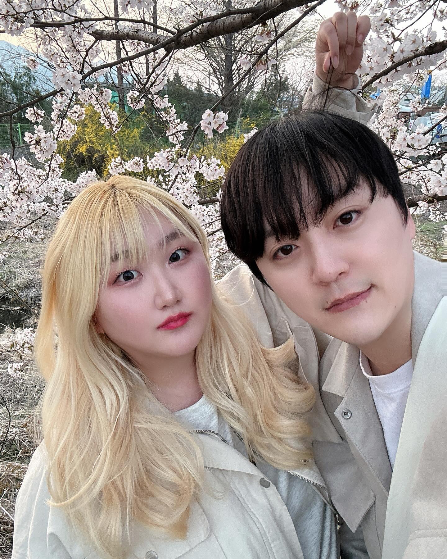 꽃놀이🌸🩷💫🐎✨
.
.
.
.
.
#벚꽃#벚꽃명소#경마공원#렛츠런파크#벚꽃축제#럽스타그램#신혼