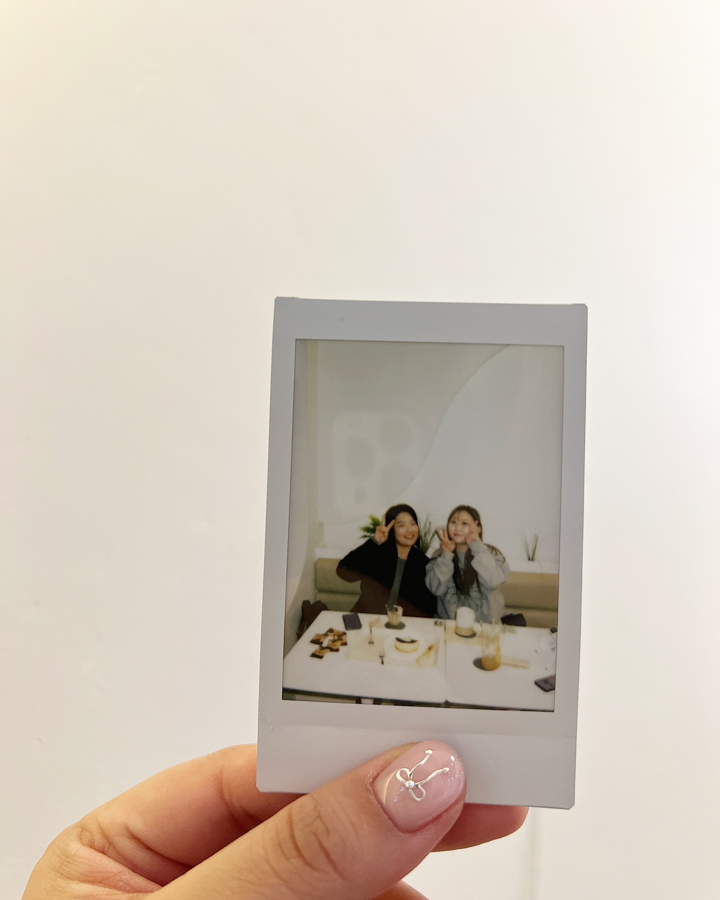 안쓰다가 쓰니까 사용법도 까먹고
엄청 많이 사다 놓은 필름도 행방불명.......(⸝⸝o̴̶̷᷄‸o̴̶̷̥᷅⸝⸝)