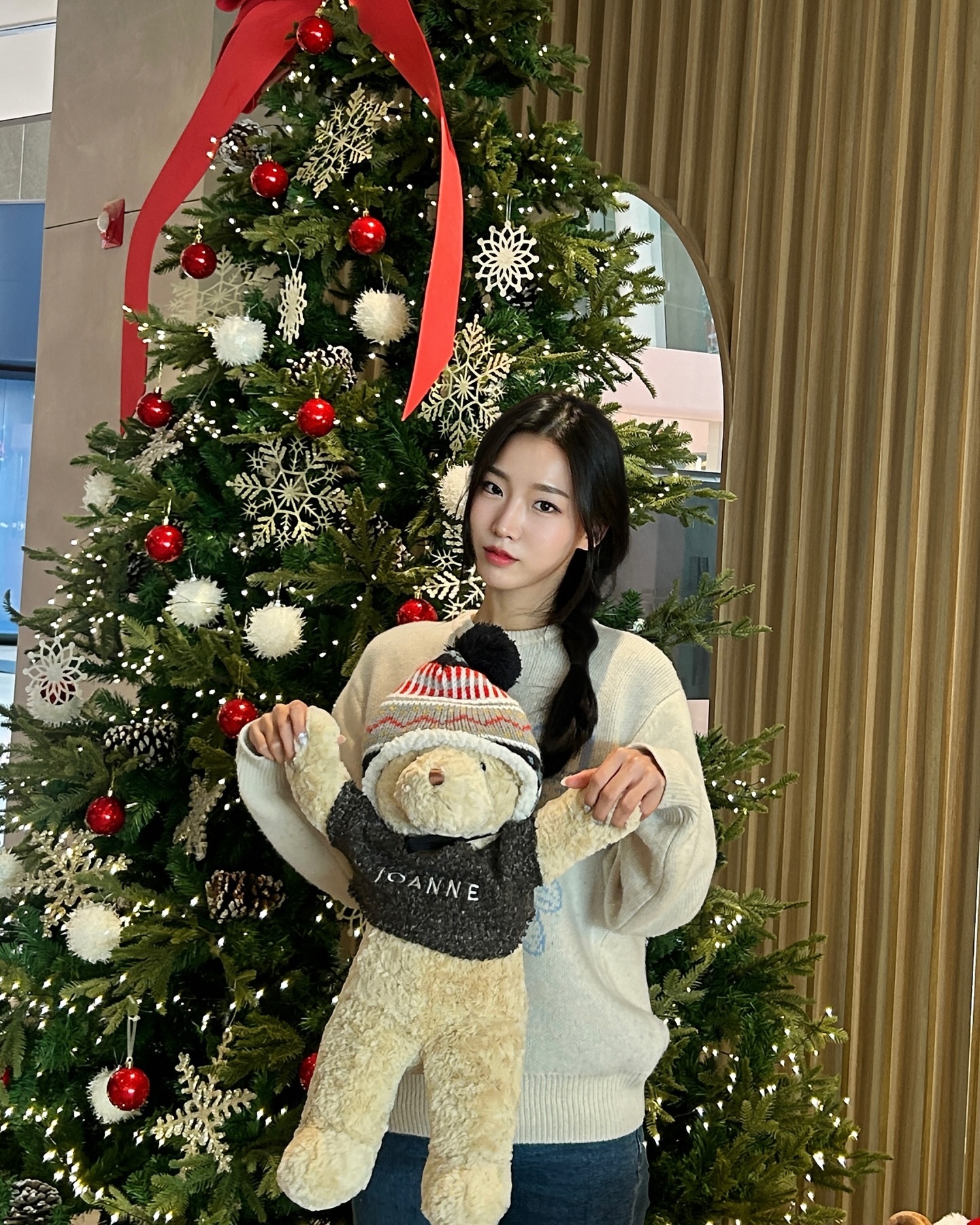 오빠🎅🏻, 난 곰인형말고 오리인형
.
.
#크리스마스 #메리크리스마스 #크리스마스트리 #크리스마스선물 #산타 #산타는오빠야 #오리인형사줘 #christmas #christmasgifts #연말 #송년회 #곰인형