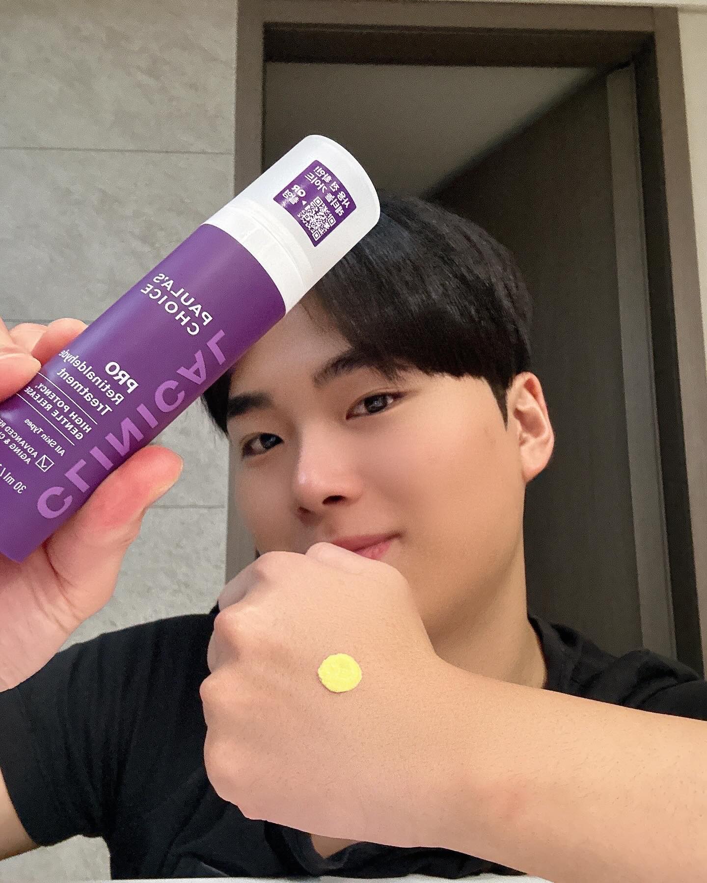 #제품제공 paulaschoice_kr 
#폴라초이스 #폴라메이트 #폴라메이트7기 #폴라초이스서포터즈 #pcglow #레티날트리트먼트 

세상에 레티날이 이렇게 피부에 좋은거 였어요! 모공부터 피부결까지 전부 다 케어 해주어서 저녁에만 기초 거의 마지막단계에 쓰는데 다음날에 피부가 도자기 피부 되더라고요..! 단 8주 안에 6가지 피부 문제를 제거해준다는 폴라초이스 레티놀크림 :) 그 중 저는 잡티 제거와 잔주름 제거해주는데 효과를 보았어요! 

항산화제, 진정 및 보습성분이 같이 들어있어 매우 좋더라고요 !
다른 화장품 중 레티놀 성분이 맞지 않았던 분들 까지도 이 제품은 캡술화된 레티놀 성분과 다른 천연 제품들이 합유되어 있어 만족하실거에요~! 강추 👍👍
