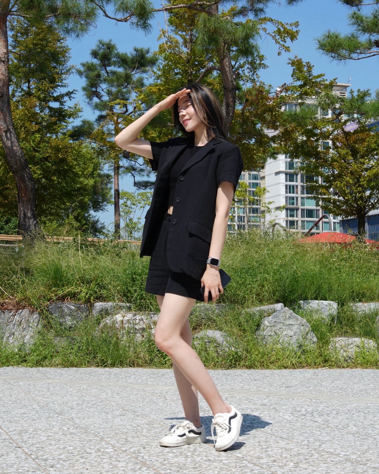 부쩍 선선해진 요즘! 
조금 도톰한 린넨자켓이 딱이죠?

블랙은 언제나 진리..! 
셋업형태로 상하의 넘이뿜..ㅎ 

상의난 어깨핏을 넘 잘 잡아주고 
하의는 허리라인을 이쁘게 잡아줘요!

위 아래 셋업으로 입기 
너무 좋은 로잉 린넨자켓과 숏팬츠! 

이번주 결혼식 있는데 
하객룩걱정없따요🤭

하늘도 맑고 날씨가 선선하니 
하루하루가 기분좋네요? ㅎㅎ 

그럼 오늘도 모두 굿데이되세여! 

baccarat_theot1 
#광고 #로잉 #린넨자켓 #하객룩 
#일상코디룩 #데일리룩코디 #일상코디 #블랙셋업 #가을셋업 #가을여자코디 #가을코디 #출근룩코디