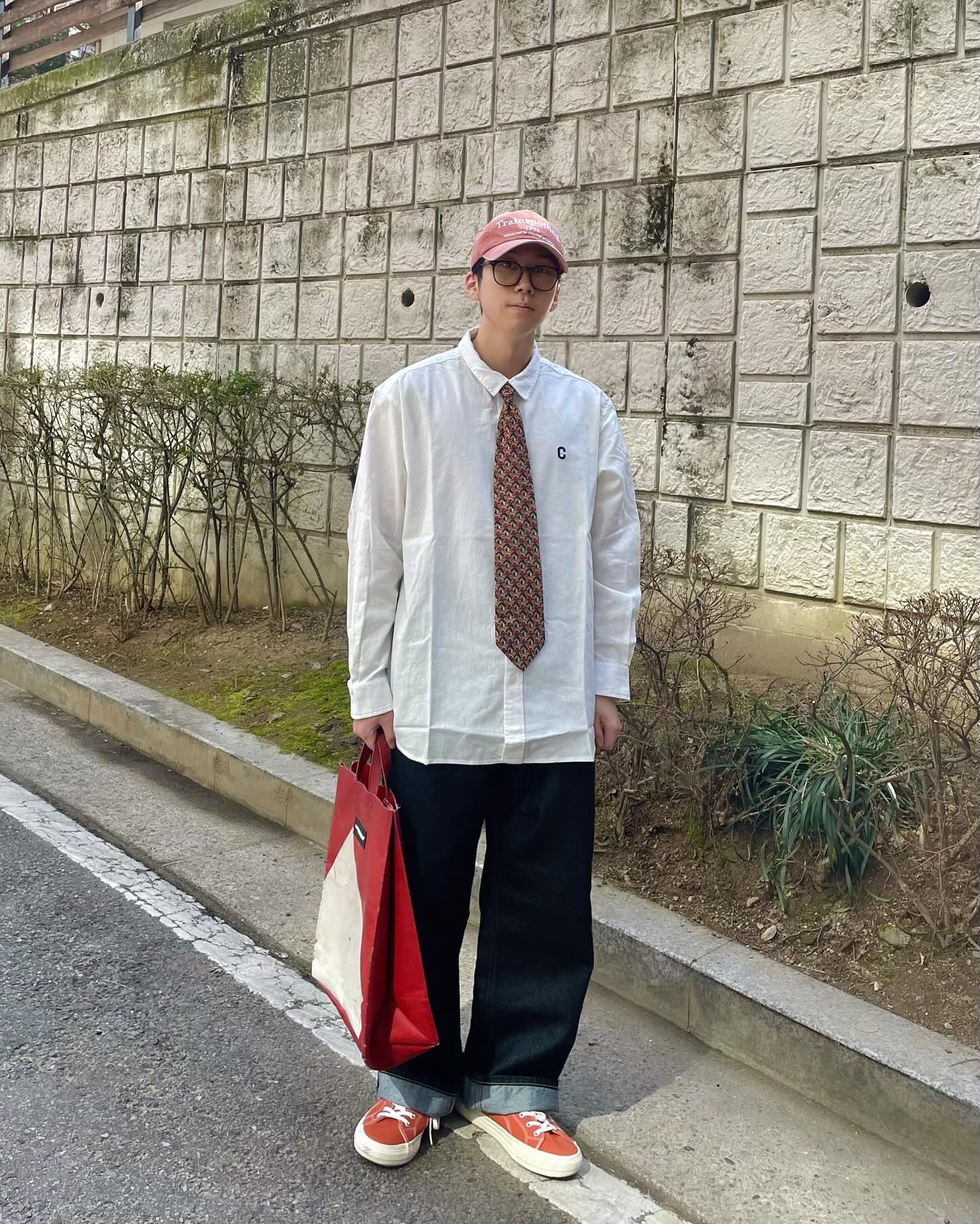 #광고 #커버낫 
린넨소재,텍스처감으로 시원함을 느낄수 있는#린넨체인c로고셔츠 
covernat_ 
#커버낫셔츠 #옥스포드셔츠 #스트라이프 셔츠 #오버핏셔츠 #루즈핏셔츠 #봄코디 #남자셔츠
#여자셔츠 #커플셔츠 #린넨셔츠 #여름셔츠