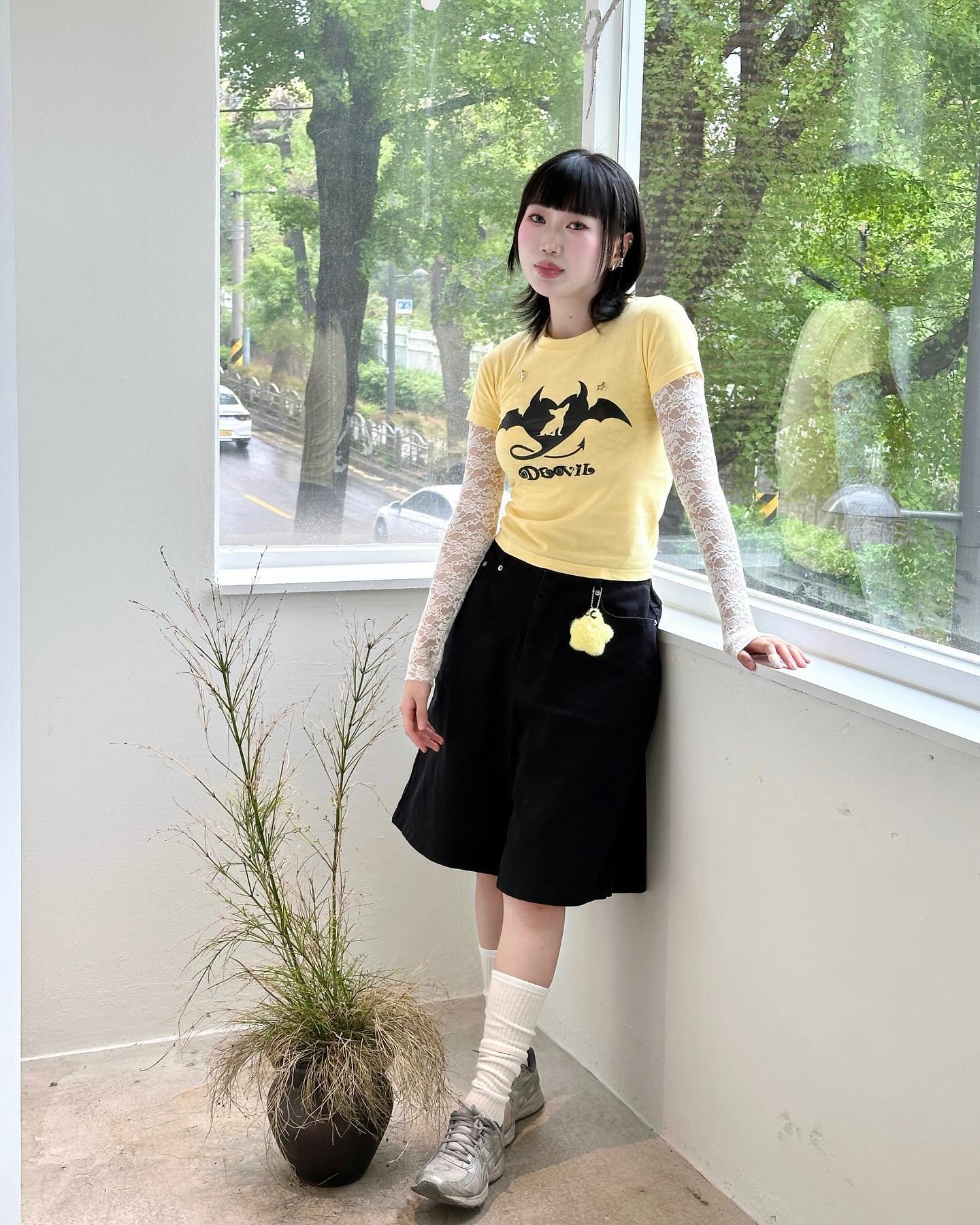 정갈한 앞머리와 정갈하지 않은 마음과 킹받는 양말의 조합˚₊·—̳͟͞͞♡