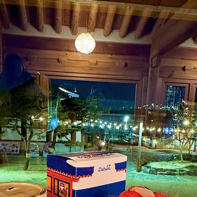 🐯 on Instagram: "#광고 📌요새 경기도에서 가장 핫한 행궁동카페 도화📌 ✔️AM07:00 - PM23:00 까지 연중무휴 ✔️주차🟰장안동 공영주차장 바로 앞 위치 ✔️다양한 타이거 굿즈 판매 맛있는