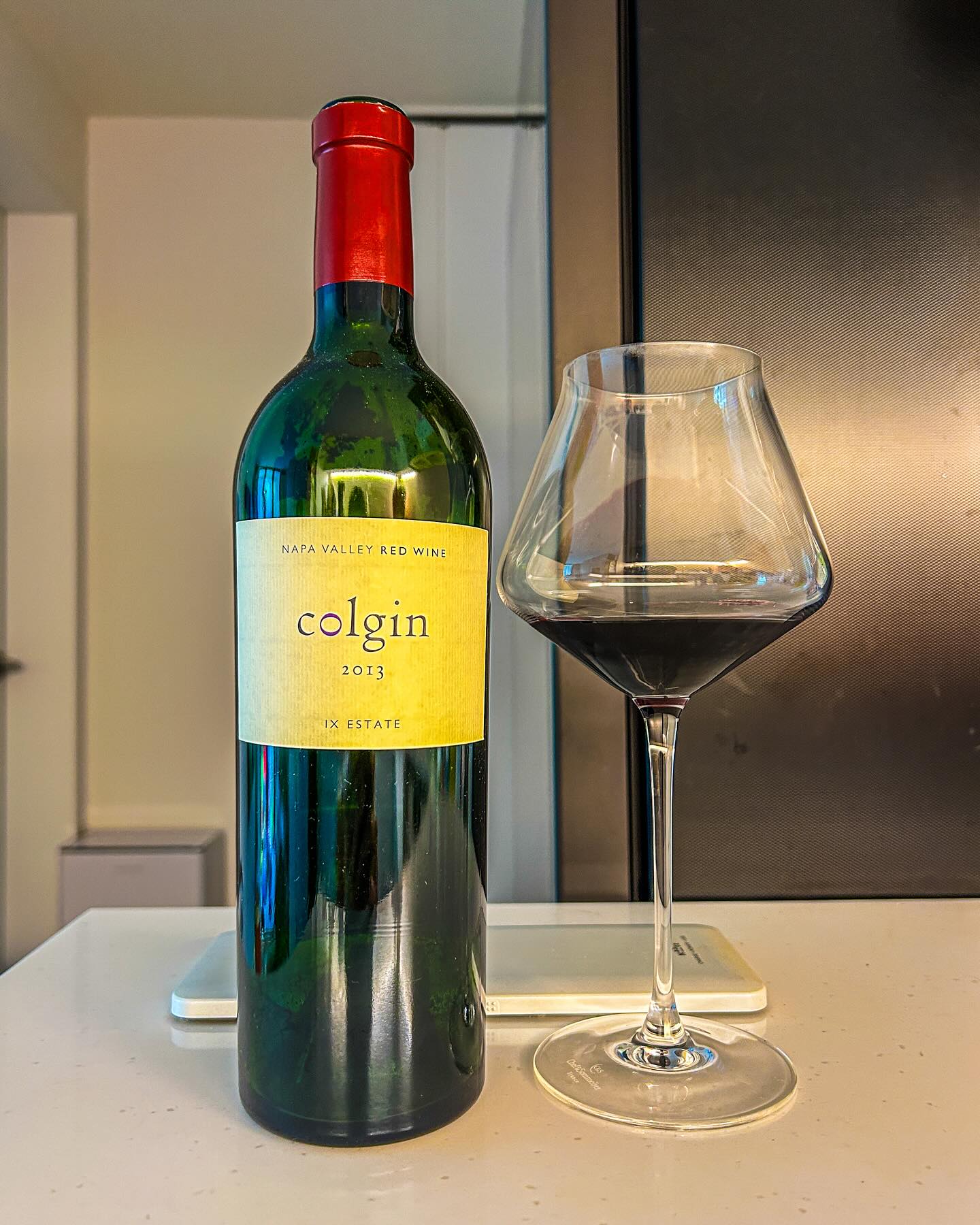 #와인기록

하긴 오늘 주말이니까요!
콜긴 한잔 마셔도되지요?

📌 Colgin, IX Estate Red 2013