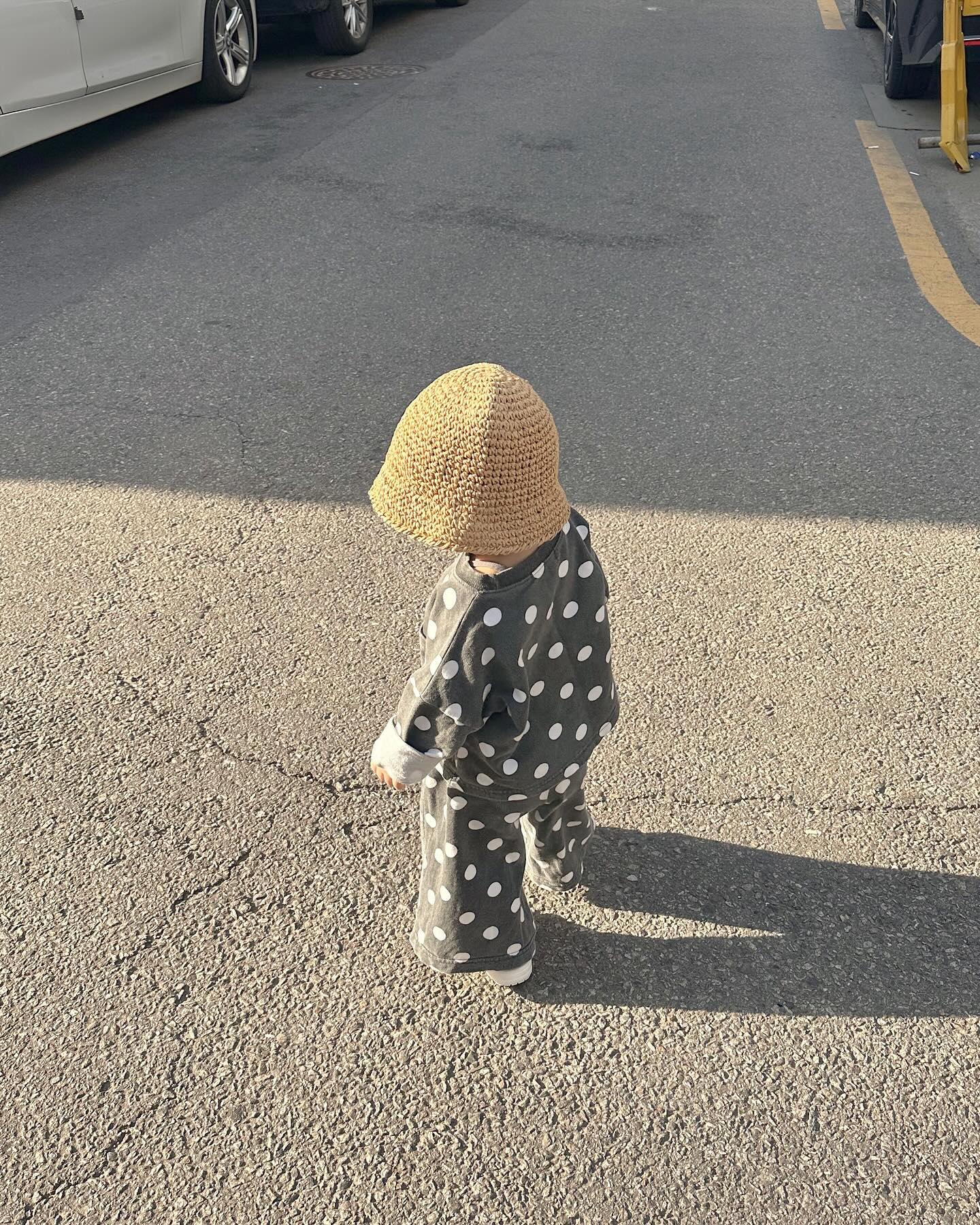어제의 #쩨쩨 🤎
아빠랑도 잘 있어 주고
엄마 미용실 머리 하는데도
잘 놀아 주고
너는 항상 최고야🫶🏻
엄마랑 커플룩 입고
#21개월 #21개월아기

#쩨쩨룩 #쩨쩨ootd
#아기데일리 #아기ootd