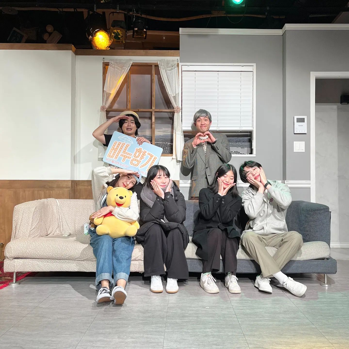 🧼🫧
 
틀린 게 아니라 다른 거고, 특별한 거야.
 
연극 《비누향기》
 
#비누향기 #연극비누향기 #혜화역 #대학로연극 #대학로공연