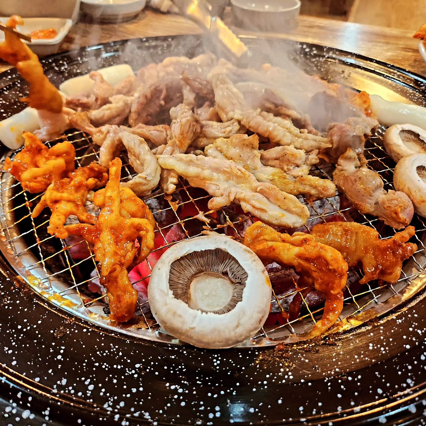 금토일 먹방
주말동안 먹기만한듯ㅋㅋ
입호강하고왔던주말

#대전부사동맛집 
#숯불닭갈비
#대구맛집 
#무릉도동 
#무릉도동스페셜메뉴
#자연산송이
