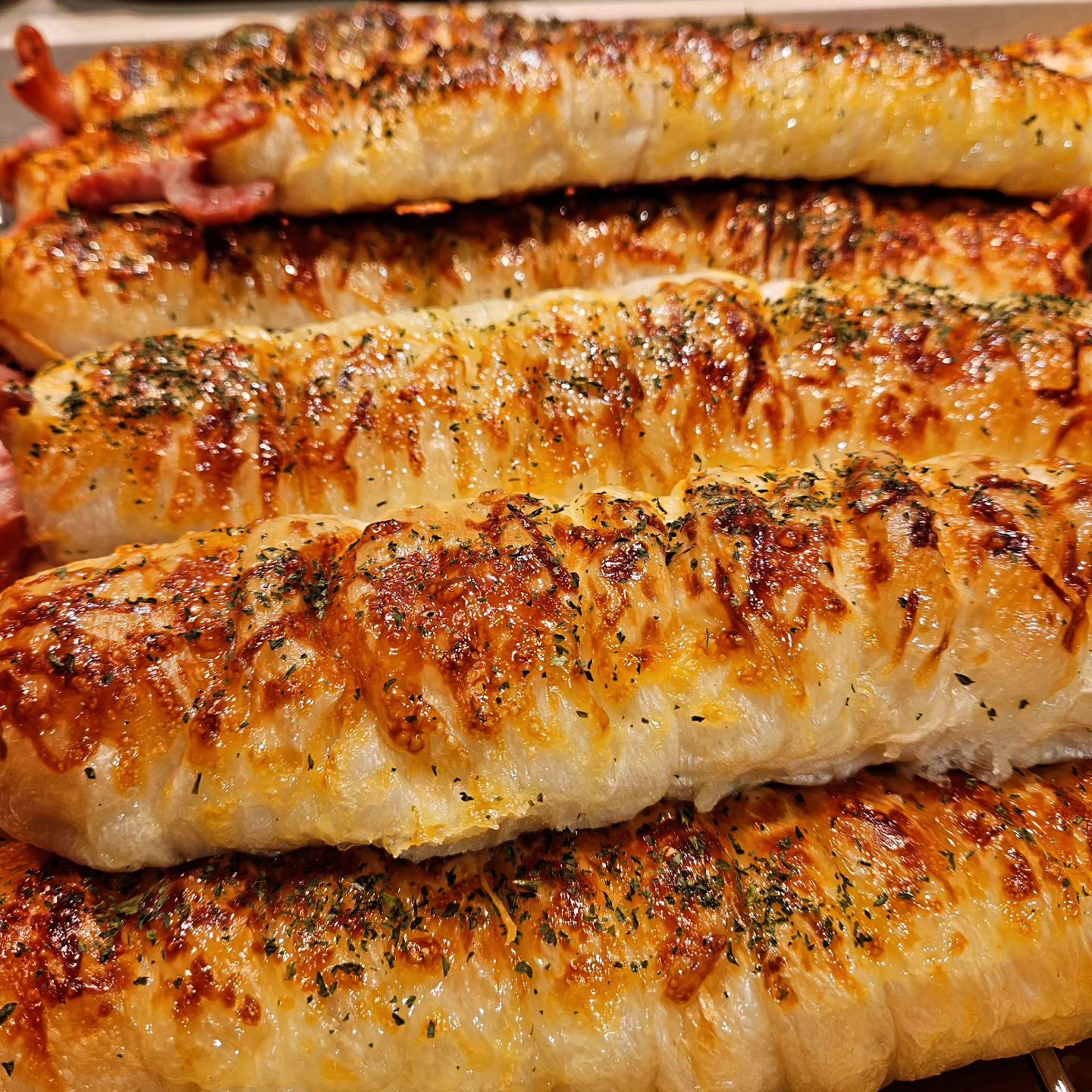 💓빵지순례하러 주1회는 가는 빵집 베비에르 꿀꿀 🐖
💓우리동네 빵집에서 전국구 빵집으로 성장한 빵집!! 빵순이 빵돌이 마음 하나되는 곳
💓마왕파이, 블루베리파이, 몽블랑, 롱소세지 베이글, 블루베리 케잌은 무조건 먹어야 하는 곳 꿀꿀
💓빵종류가 다양해서 하루 한 번 방문해도 식상하지 않은 빵집 베비에르 꿀꿀 🐖 
💓빵 안 좋아해도 빵 사가게 되는 마성의 빵집 베비에르^^ 꿀꿀 🐖 

✔️베비에르 풍암본점
✔️주소 : 광주 서구 풍암중앙로 37 베비에르
✔️전화 : 0507-1381-0696
✔️영업시간 : 매일 07시 ~ 22시

🥰추천메뉴
선물용은 마왕파이 / 직접 흡입용 롱소세지 베이글 

#베비에르#베비에르본점#풍암동빵집#광주빵지순례#광주빵집#광주풍암동빵집