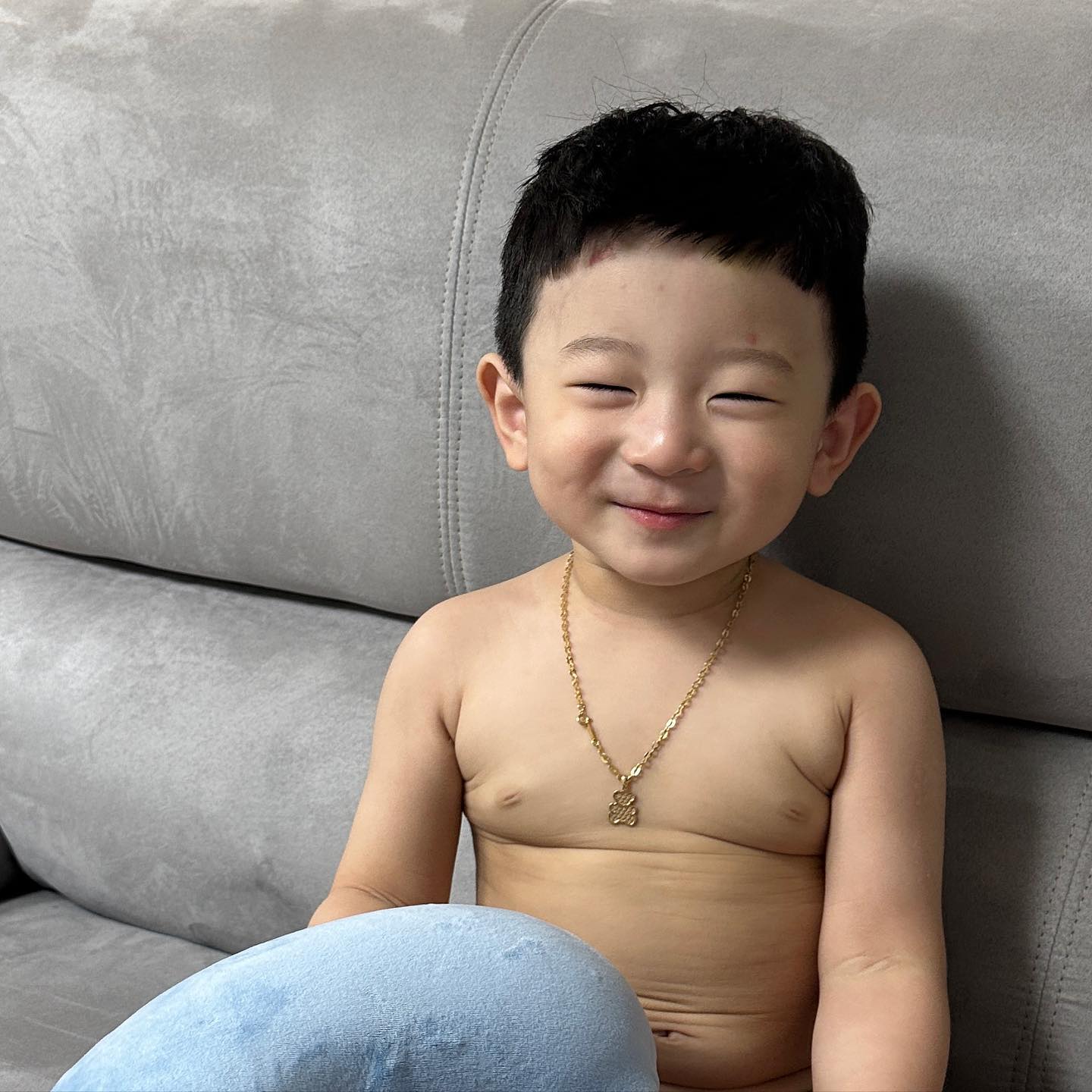 목베개 하나로 행복해하깃