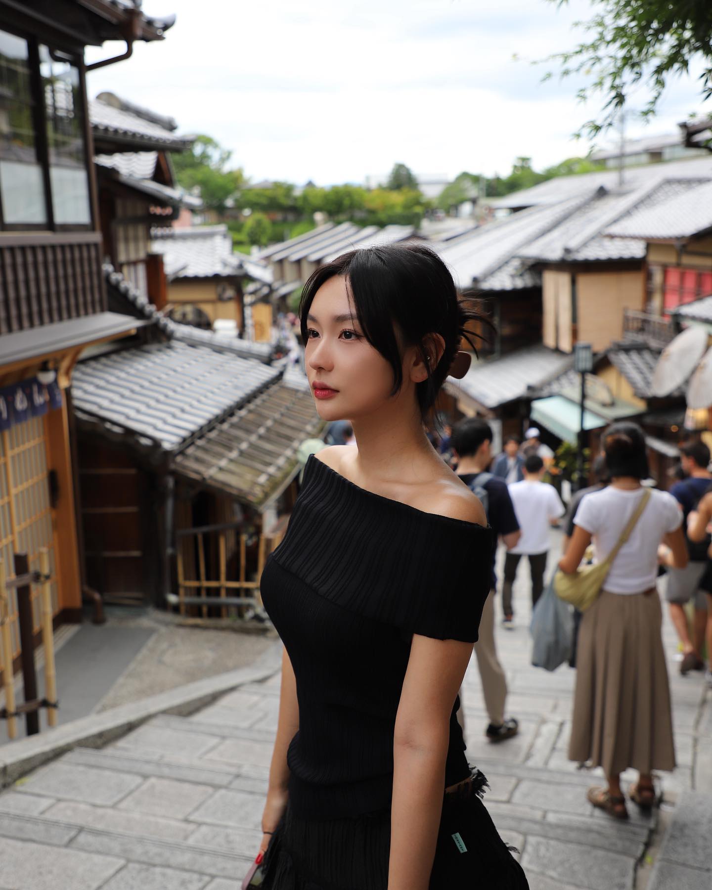 Lost in Kyoto, but in the BEST way🇯🇵🍵
Outfit: instantfunk_official 
instantfunk_style 
Photo by: not_sanha_cho 
.
.
.
.
.
.
.
.
#fyp #ootd #funkplayer #instantfunk #fashion #outfit #outfitinspiration #inspo #kyoto #japan #japantrip #japantrip #kyototrip #교토여행 #일본여행 #교토 #일본 #오사카 #오사카여행 #교토맛집 #오오티디 #패션 #인스턴트펑크 #인펑 #styleinspiration #좋반 #좋아요반사 #좋아요그램 #좋아요 #라쿠텐트래블 #일본을담다