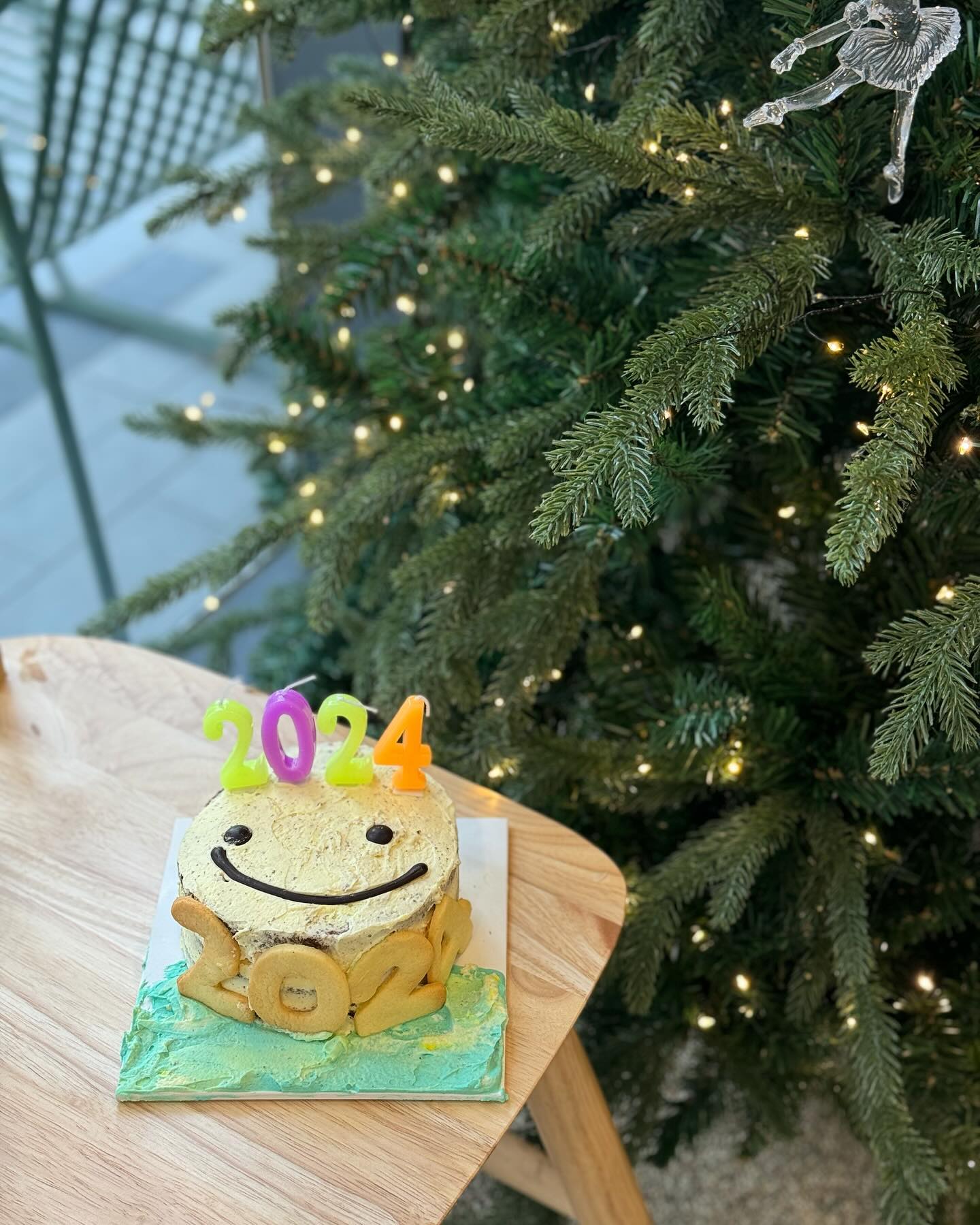 -
하은이가 만든 2024년 첫 케이크🎂👍🏻👏🏻
그리고 첫 달력♥️💛
많이컸네 우리딸 기특해 🎀
.
.
#육아맘#쥐띠맘#경남아기랑#슈가볼양산점#슈가볼#키즈원데이클래스#김해맘#하은맘#겨울방학#사랑해#딸맘#딸래미#아기모델#4살아기