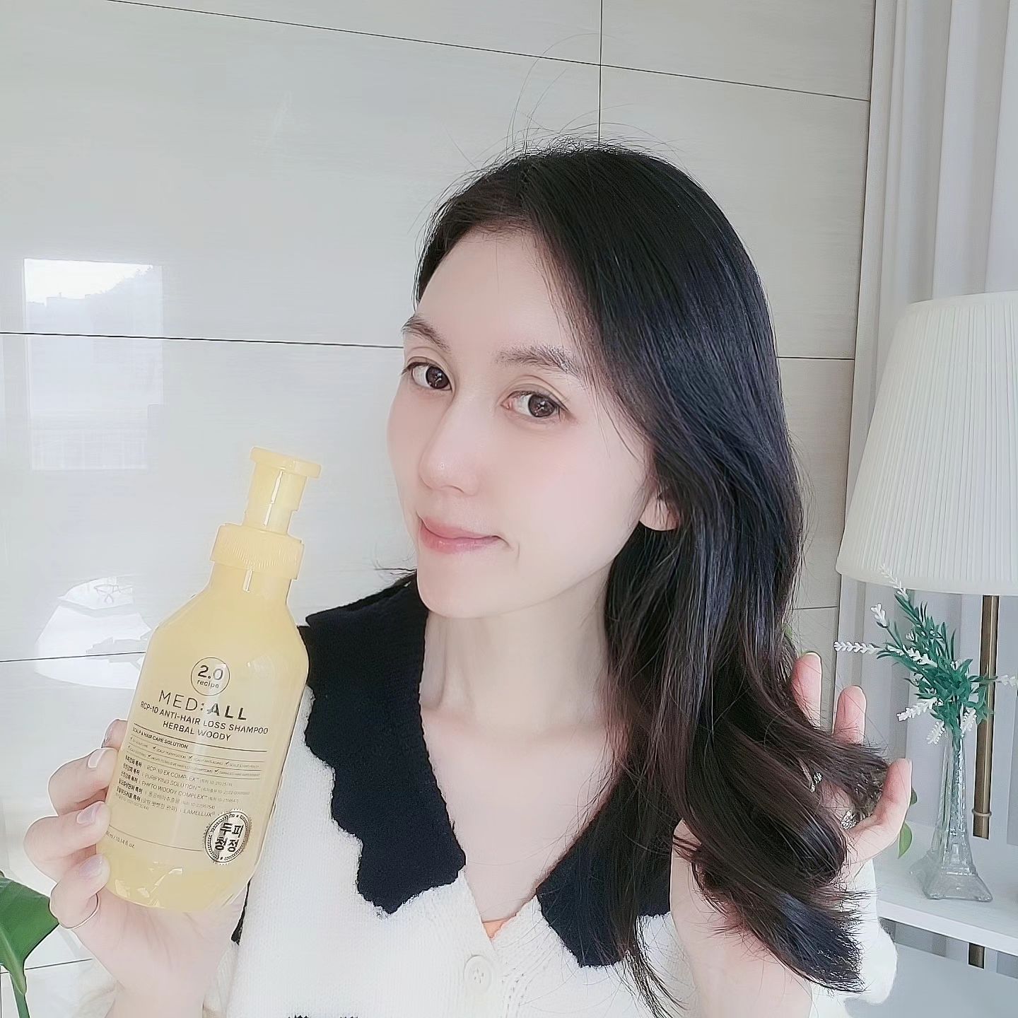 #협찬 
날씨도 춥고 건조하고
운동을 못해 땀을 안흘리니
두피가 꽉! 막혀 각질에 비듬까지
샴푸만으로 깨끗하께 관리할 수있는 #메디올샴푸

2배 강력해진 두피청정~
트리트먼트 없이 극강의 부드러움 느낄수있는
메디올 두피펑정샴푸 2.0
하루만 안감아도 두피에 각질가득~
이제 비듬없이 깨끗하게 이틀에 한번 
머리 감을 수있는 샴푸랍니다
이틀에 한번 감아도 보송보송~
두피가 깨끗해지는 샴푸
이제 메디올샴푸 없이는 못써요~^^

mediall.official
#메디올 #메디올샴푸 #사춘기샴푸 #비듬샴푸 #두피샴푸 #탈모샴푸 #메디올두피청정샴푸