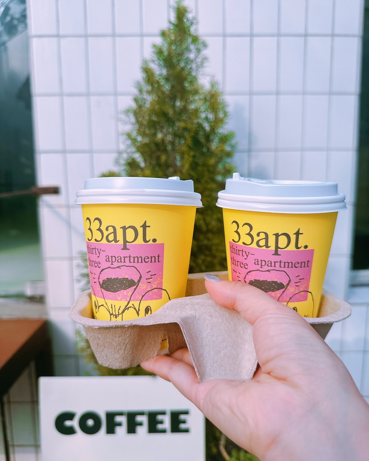 ⠀
⠀
🍯𝙾𝚏𝚏
⠀
⠀
지연이가 오늘도 꿀오프 줬다😍 최고👍🏻
⠀
⠀
출근길 예쁜 카페 찾는 재미가 쏠쏠한 한남동 출근길🤩
⠀
⠀
⠀
🌿✨마음껏 쉬고 싶지만 한능검 준비해야지😌💭
 #휴식일 #좋아하는날 #cafe #coffee