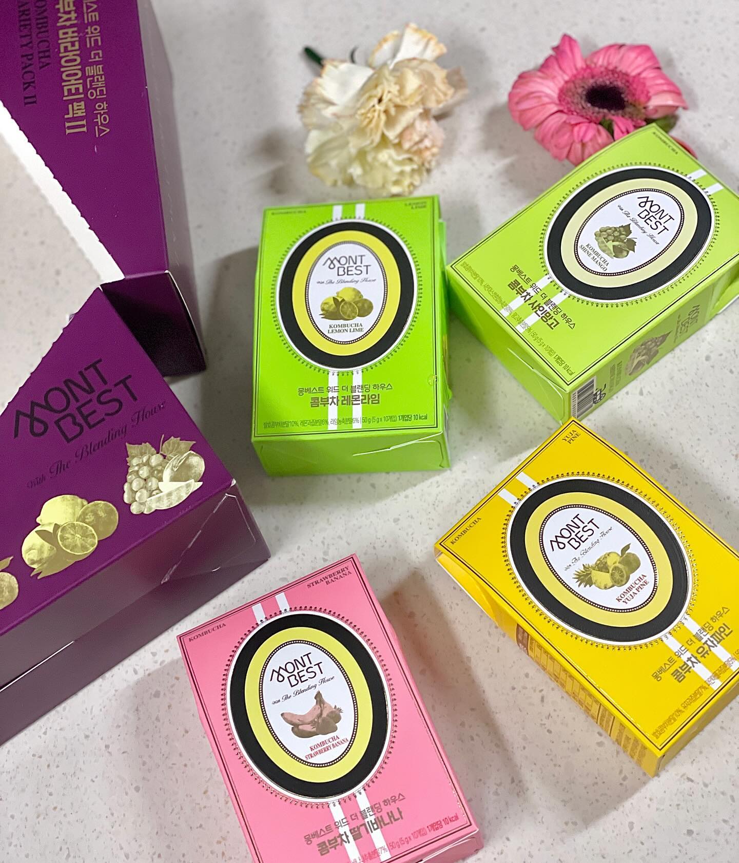 #할인구매 montbest #몽베스트콤부차 #몽베스트 

오늘은 제가 좋아하는 몽베스트 브랜드 콤부차 소개해드릴게요
버라이어틱팩2 제품이라 1제품 보다 다양한 맛의 콤브차가 있어요
저렴한 맛이 아닌 찐으로 맛있는 고급진맛 !!💕
과일향에 가벼운 탄산감 !!
제로슈가로 칼로리 걱정도 노노노🫢
여름 칼로리 높은 음료수는 버리고 콤부차로 즐겨요💗