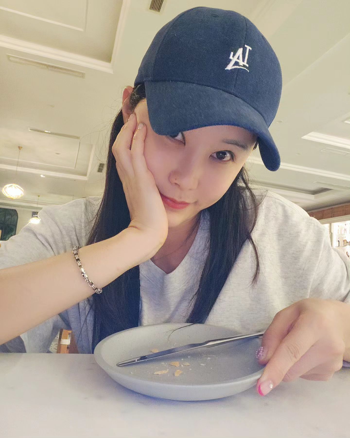 배고파요 밥주세요~~~

#밥이늦내 #시간없다 #빨리줘라