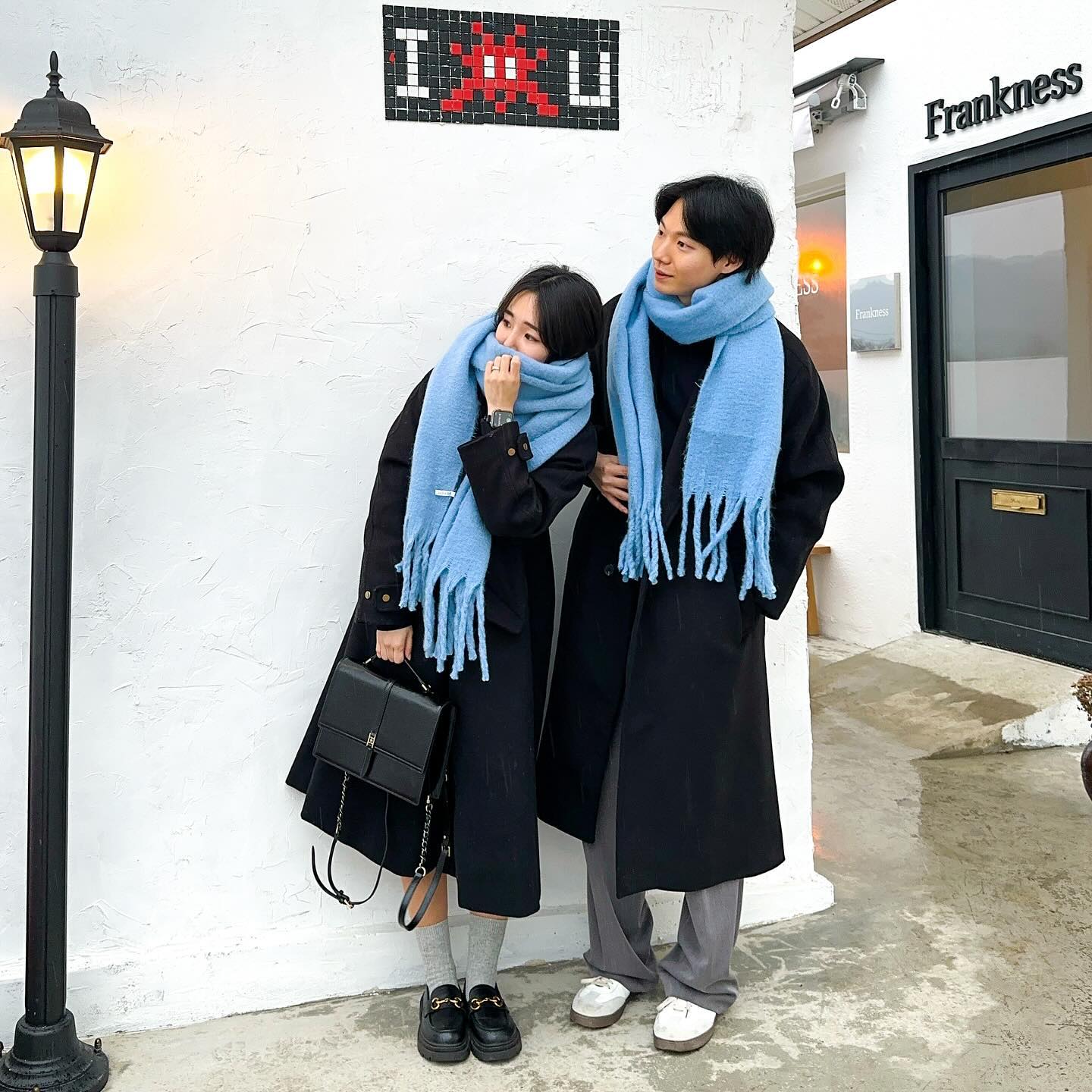 X steady___shop 발렌타인데이 
밀리머플러 이벤트✨

머플러 컬러감이 이렇게 이뻐두 되냐구우_🩵
같이 머플러를 매면 더 이뿜✨ 

💝이벤트상품
스테디 인기템 [밀리머플러 (6colors)]
발렌타인 기념 커플템 1+1 증정ღ

💝참여방법
1. steady___shop 계정 팔로우 + jjam____s 계정 팔로우
2. 본 게시물 좋아요
3. 댓글에 같이 입고싶은 친구 태그 (필수)
(태그를 꼭 하셔야 1+1으로 함께 증정됩니다!)

(선택) 스토리 공유 시 당첨 확률 2배!
steady___shop 계정 태그 필수!
본인의 댓글에 ‘스토리공유 완료’ 문구기재

💝기간 및 발표
1. 기간 2024. 02. 05 월요일 ~ 2024. 02 .12 월요일 (8일간 진행)
2. 발표 2024.02. 13 화요일

💝당첨자 1명(+태그된 1인)

💝주의사항
1. 양도 및 판매불가
2. 필수조건 : 인스타 리뷰 작성 & 비공개계정 및 유령계정 참여불가 (추첨 후 필수조건 미이행 시 재추첨 진행)