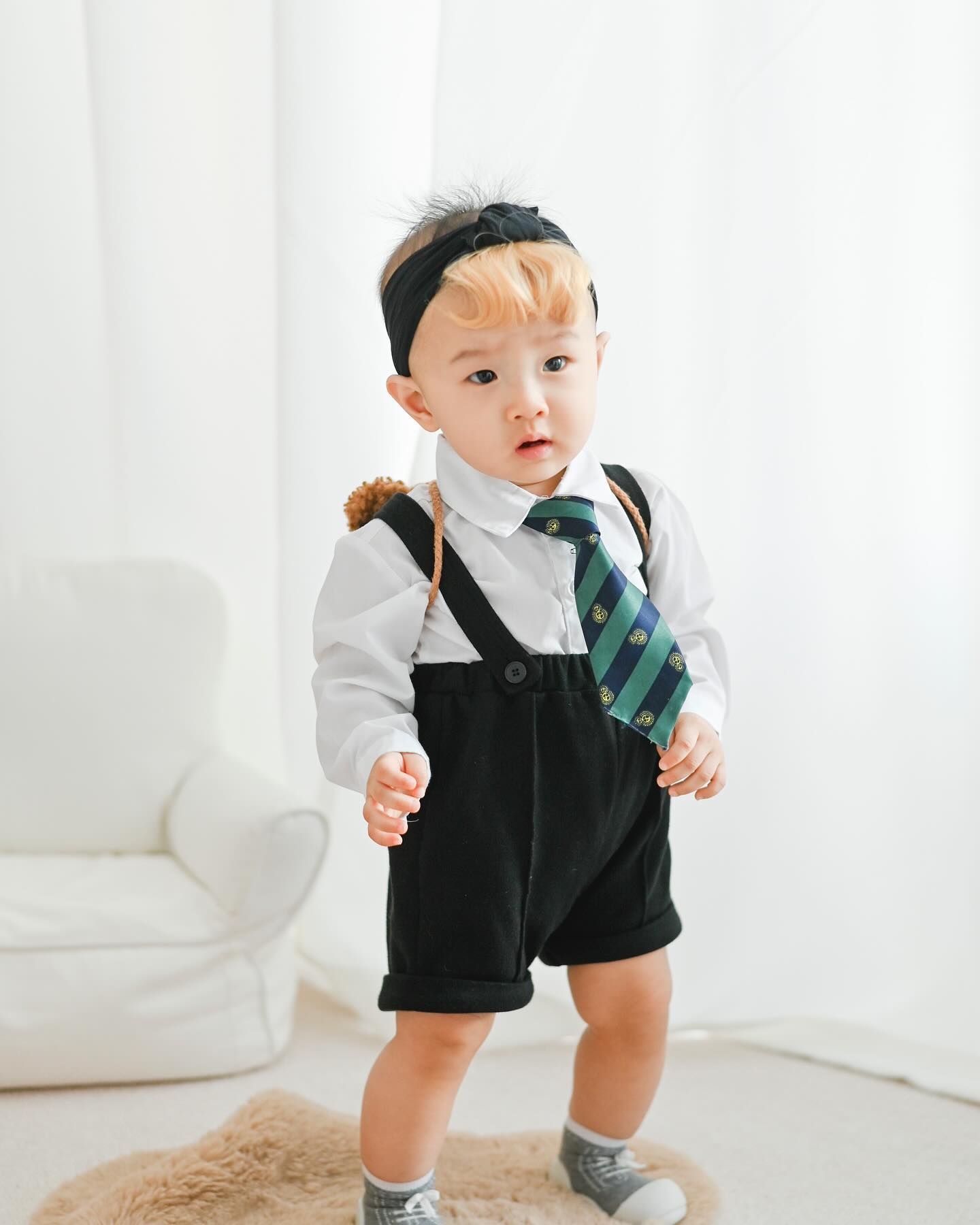 𝐘𝐨𝐮𝐧𝐡𝐨’𝐬 𝟑𝟎𝟎𝐝𝐚𝐲𝐬🧑‍🎓

300일 사진의 하이라이트…🤍
지쨔 너무 잘 서있어서 깜놀,, (거의 3~4분...ᐟ)
갑자기 어린이가 된 기분이지만..🫶🏻
빨리커서 엄마랑 놀댜…🫧

moomoo_studio_official