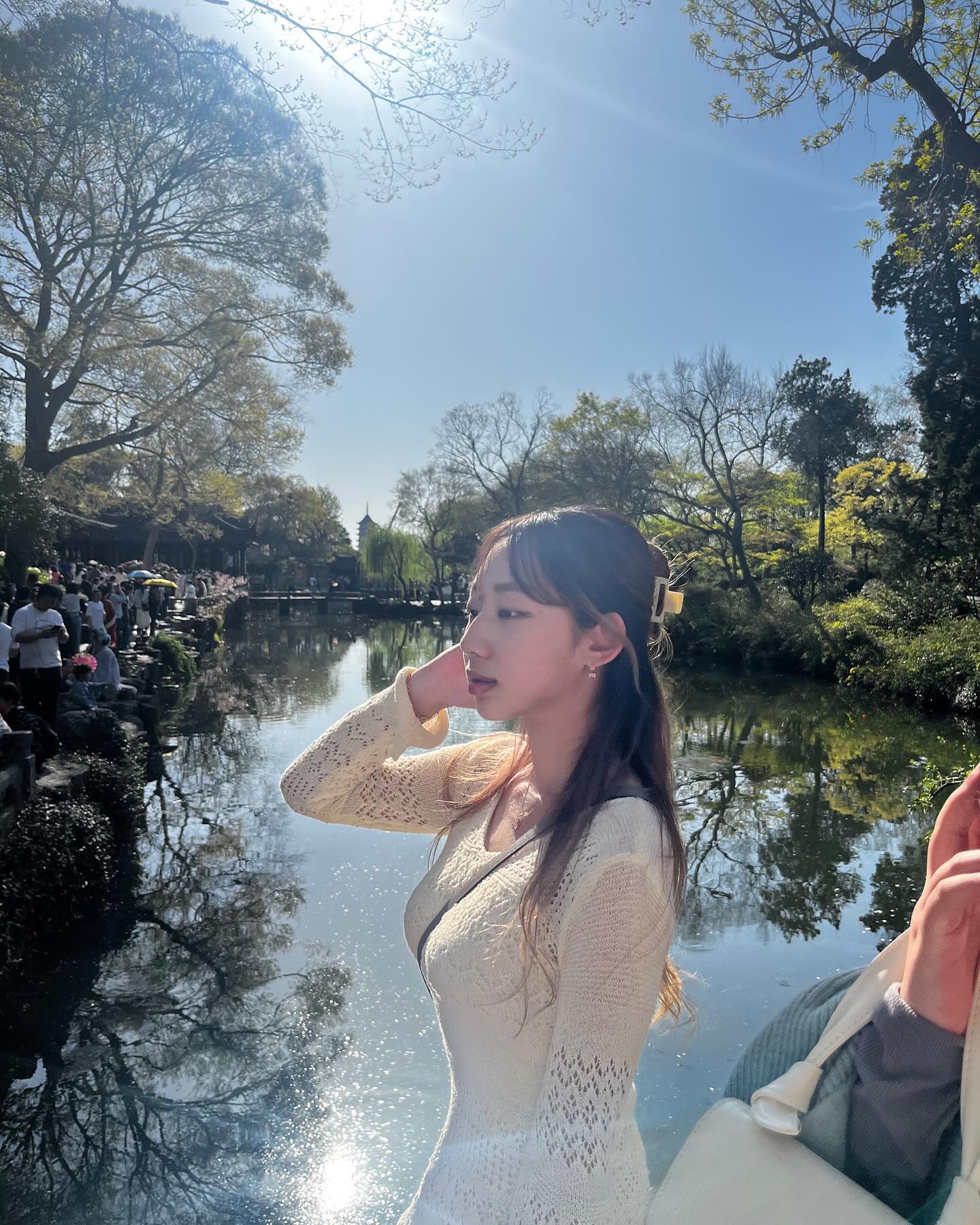 광합성 ☀️

.

.

.

#igers #potd #ama #ootd #instagood #dance #kpop #instadaily #like4like #selfie #instalike #follow #f4follow #following #likeforlikes #fff #likeforfollow #lifestyle #fashion #instadaily #instalike #韩国人 #留学生