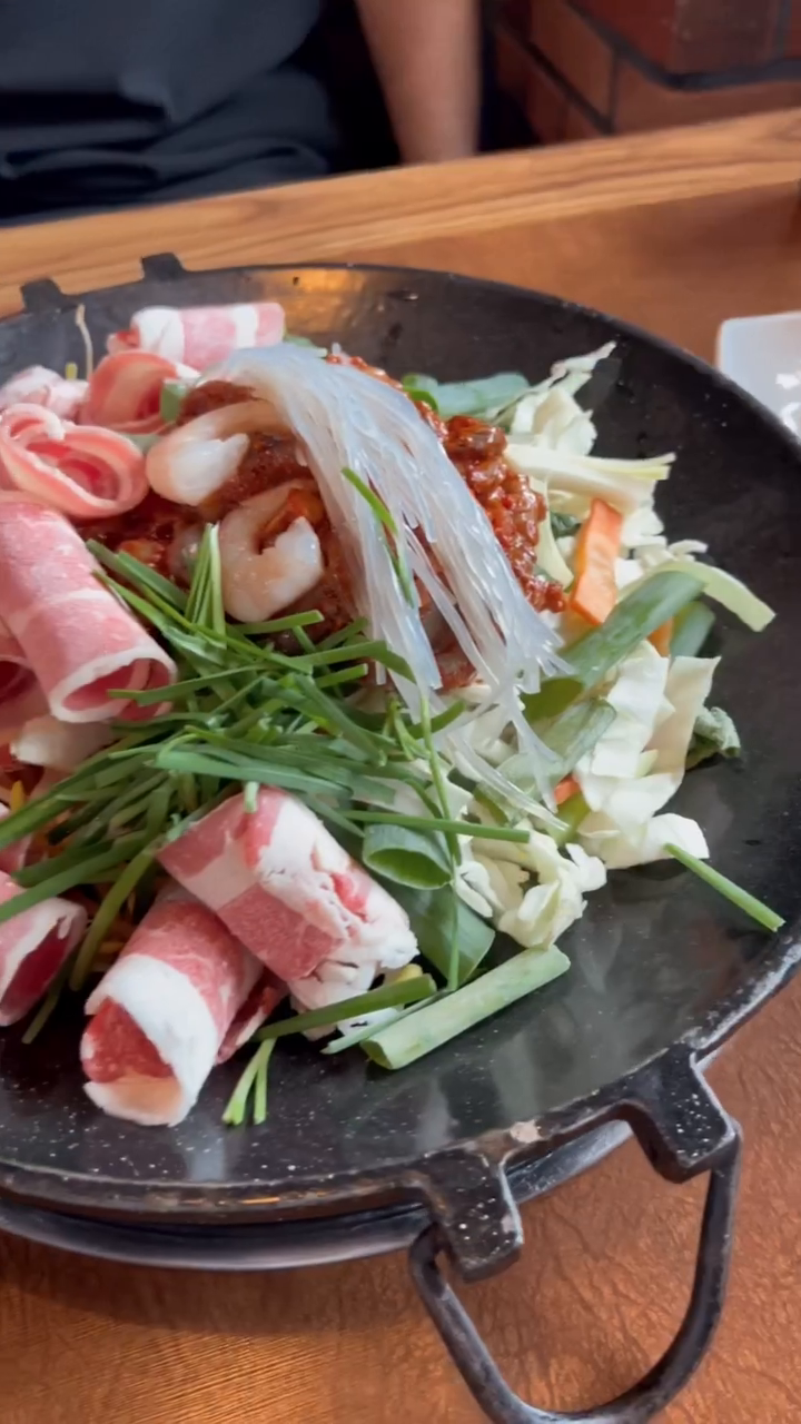 오늘같은날 쭈꾸미볶음 인정? 
세트메뉴로 해물파전+칼국수까지 완벽✨
이름까지완벽한 착한면옥