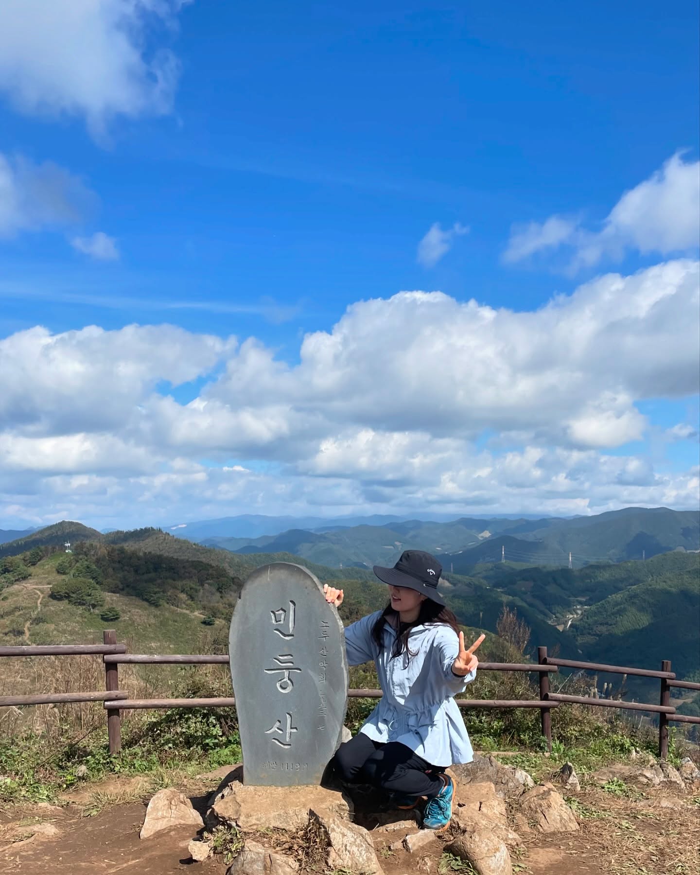 #민둥산

날씨가 좋아서 억새보러 왔다가
사람만 잔뜩 봤네😅
그래도 아쥬 좋았다ㅋㅋㅋㅋ

그나저나,
한라산 같이 갈 사람 구합니다⭐️