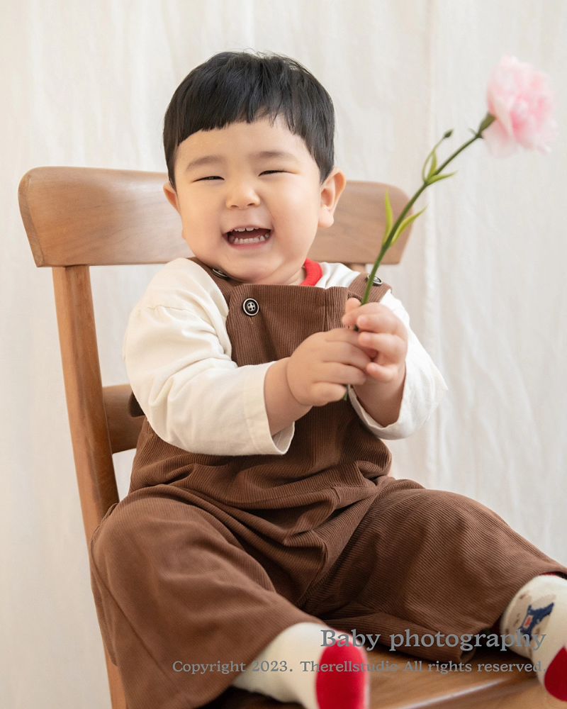 사진 좀 찍을 줄 아는 #17개월아기 😝

therellstudio 
therell_naturallight 

#아기프로필
#아기성장사진
#더렐스튜디오