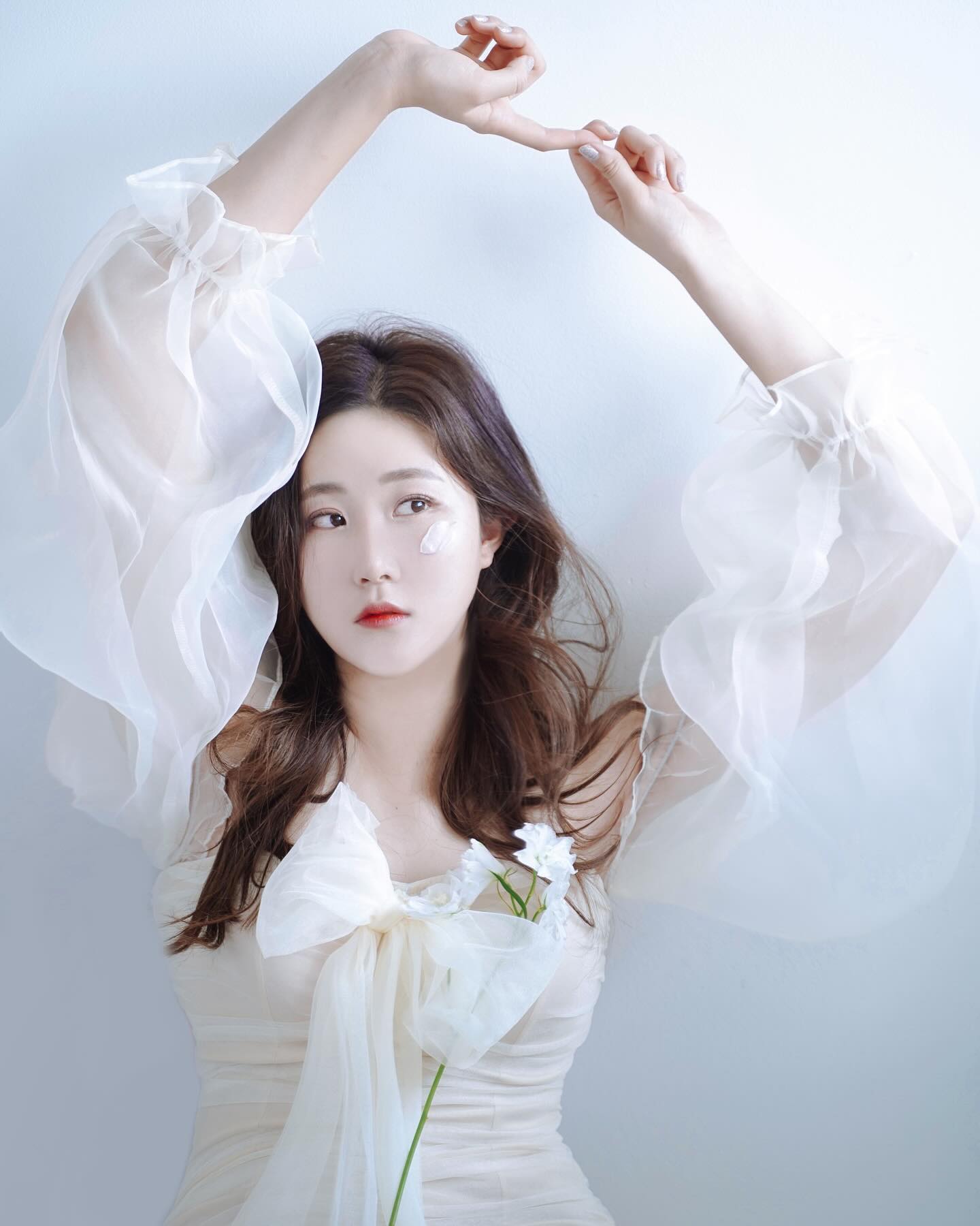 #주민영 #프로필

새해의 다짐을 사진에 불어넣어버리기 ❣️

#산호맨숀 #산호맨숀랜덤기프트