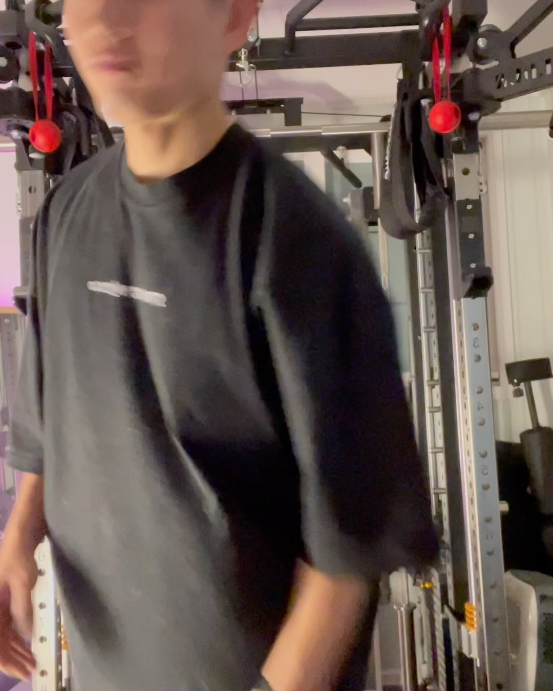 #순돌짐 11/30 운동일지

어제 운쉼 하고 오늘두 안할라다가
인스타 열운하는 분보고 동기부여되서 
간단하게 가슴어깨팔 한 두 운동씩만 하고 잘란다

벌써 한 시 가까이
이제 새벽 출근도 2일만 더 하고
새로운 일 알아보자

#운동 #헬스 #헬린이 #헬린이의하루 #솔로탈출 #몸이라도좋아야지 #깔짝깔짝 #웨이트 #운동하는남자 #금요팅 #무분할 #무근본운동 #가슴운동 #벤치프레스 #덤벨프레스 #운동기록 #오운완 #ㅇㅇㅇ