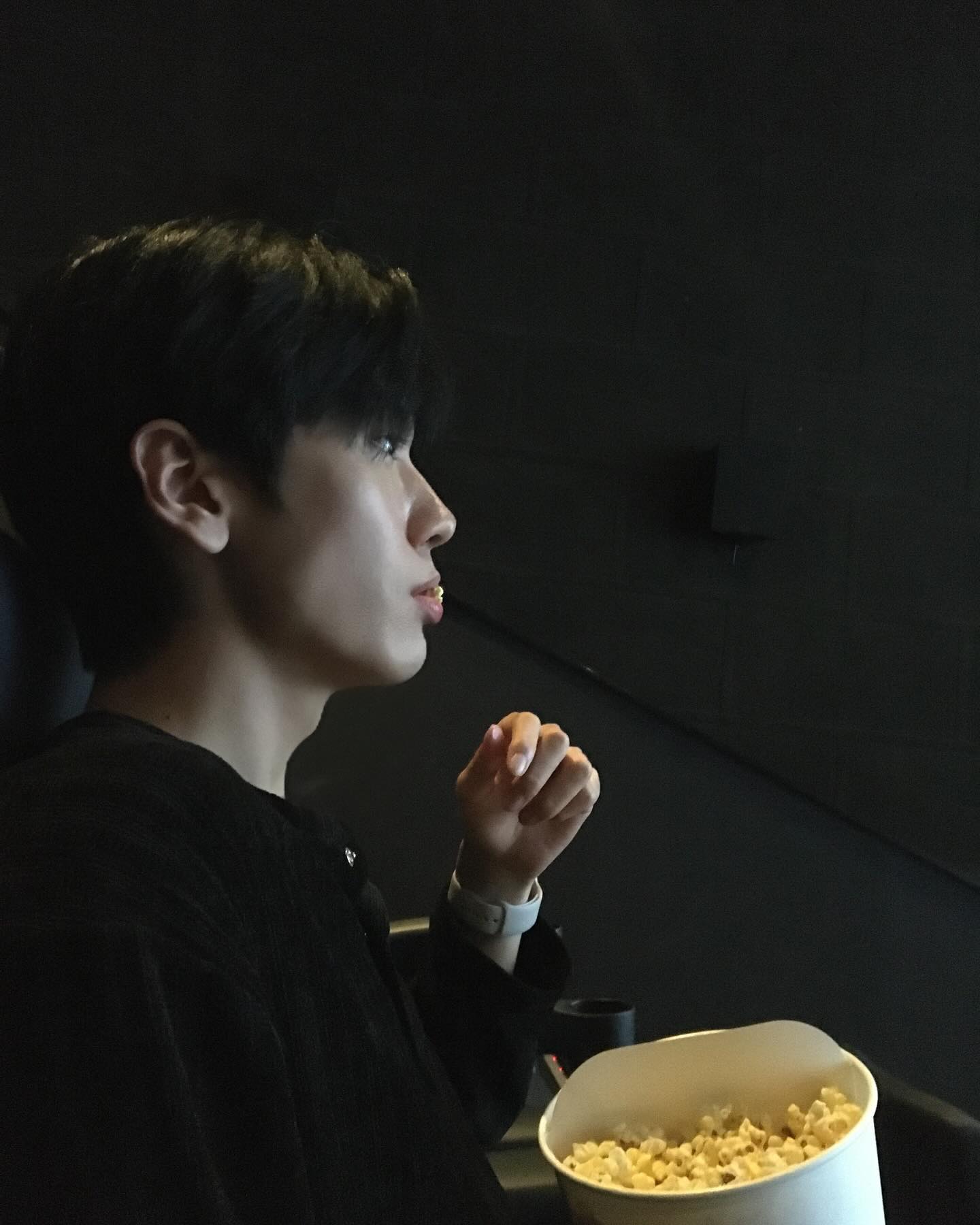 팝콘 먹을사람~? 일단 나부터