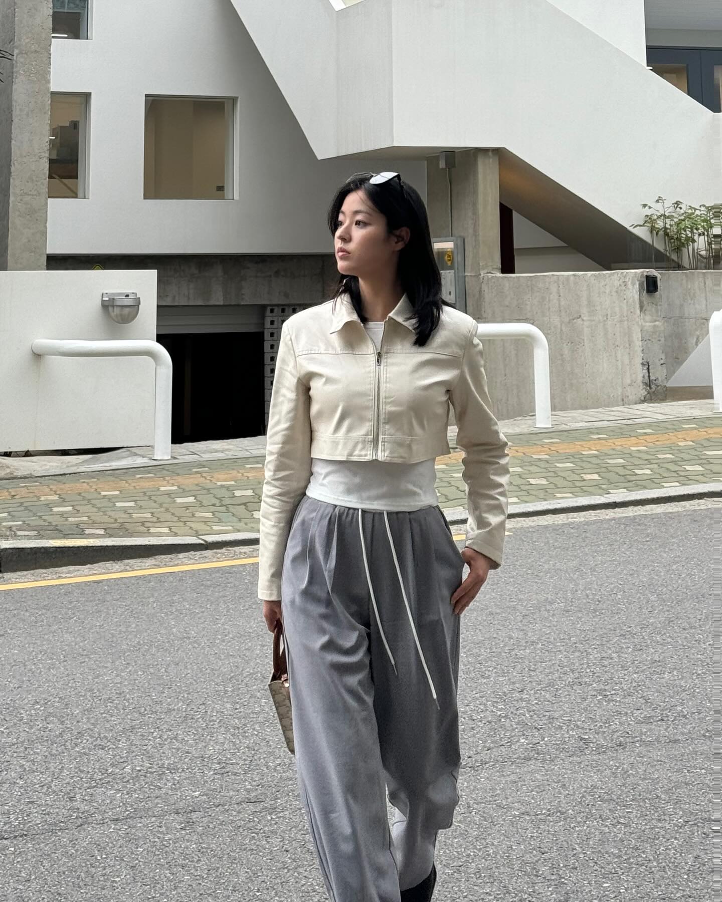 나는 여전히 선글라스가 안어울려 🕶️