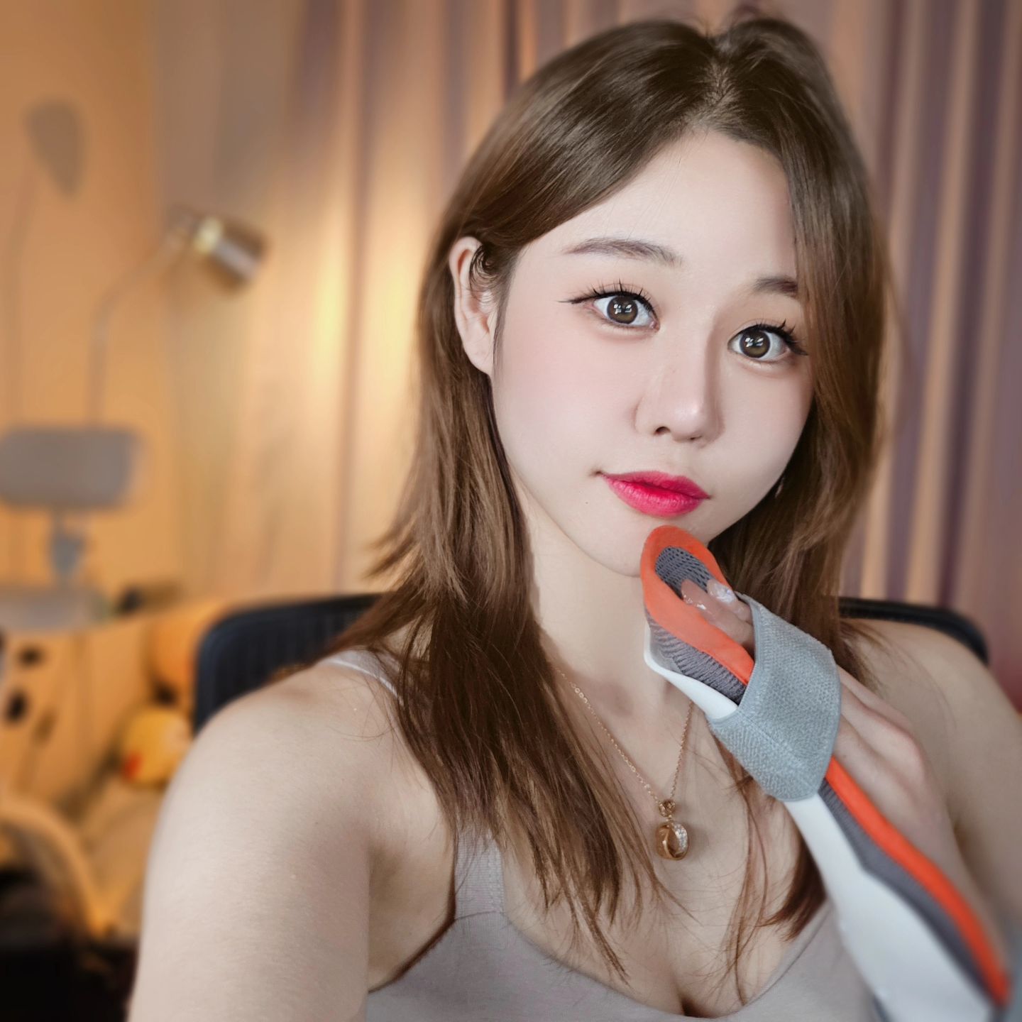 손이 빨리 나아야 뭐든 할텐데 답답한 날의 연속이네요😭
다들 너무 보고싶어요 어서 사진많이 찍어올게요❣️
다들 아프지 말기 헤헤