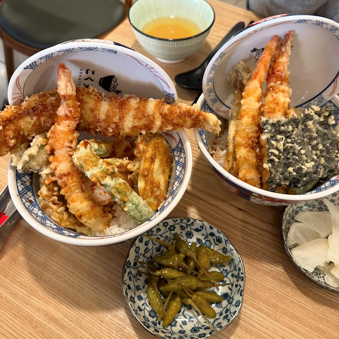 #협찬 ✔[의정부] 고쿠텐 의정부점 
📌의정부역 근처 새로 오픈한 텐동 맛집 
✅의정부역에서 도보로 5분 정도 거리에 위치해 있는 텐동맛집
✅신규 오픈한 가게 답게 오픈된 주방과 아늑한 조명이 따뜻한 느낌 식당
✅깔끔한 분위기의 데이트 장소로 딱 좋은 식당
✅영업시간 : 11:30~21:00
📍경기도 의정부시 시민로122번길 5
#협찬 #의정부맛집 #의정부역맛집 #텐동 #먹스타그램 #맛스타그램#먹팔선팔#먹팔#뷰티#뷰티스타그램 #음식은사랑입니다💜#일상스타그램#먹팔해요#먹팔맞팔#먹팔러#선팔맞팔#sohappy#eat#smile
