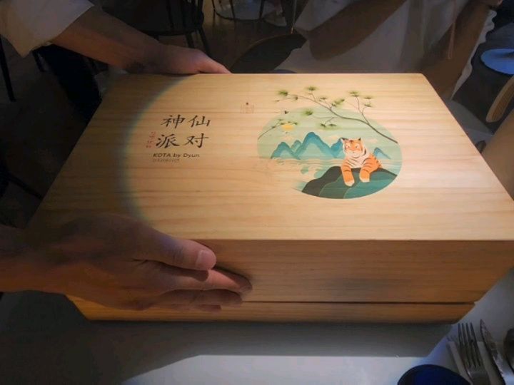 압구정 다이닝 코타바이뎐에서 맛있는 저녁식사 ❤️
음식하나하나 너무 예뻐서 좋은시간 보내고왔어요 🌸🌸🌸