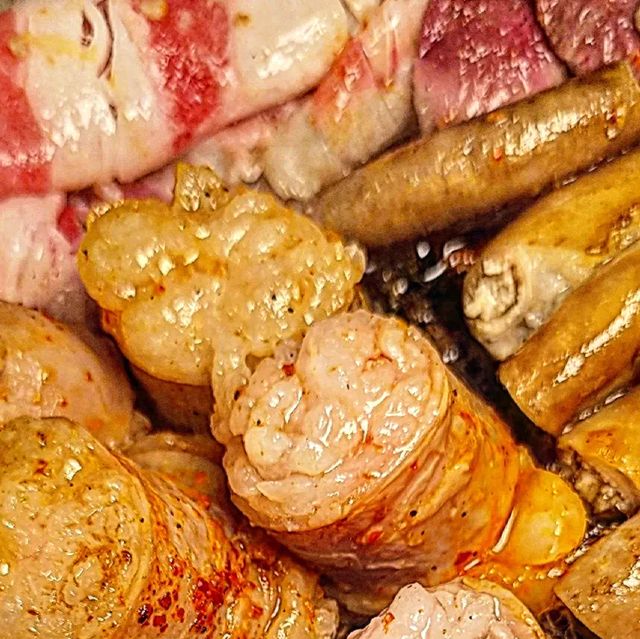 찌니얌 | 서울ღ경기ღ인천 맛집탐방∙먹스타그램 on Instagram: "#광고 육회+치즈계란찜+얼큰한 소고기찌개가 서비스?! 노포 분위기 #곱창맛집 #수유부추곱창 10년동안 수유역 한 곳에서 쭉 최