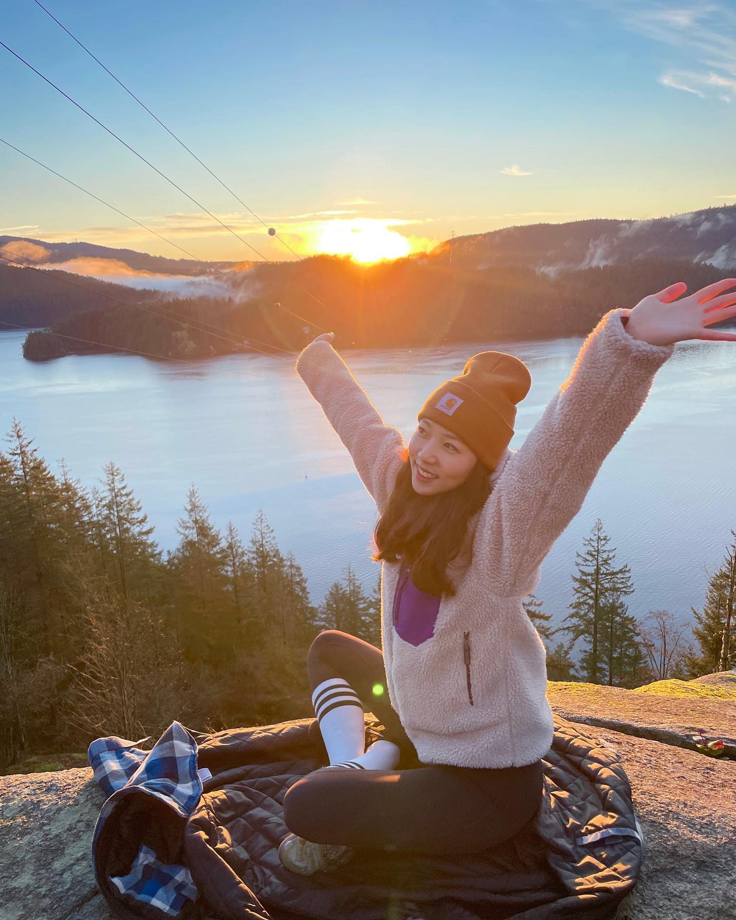 First Sunrise in Vancouver 🇨🇦

Hello, 2024!