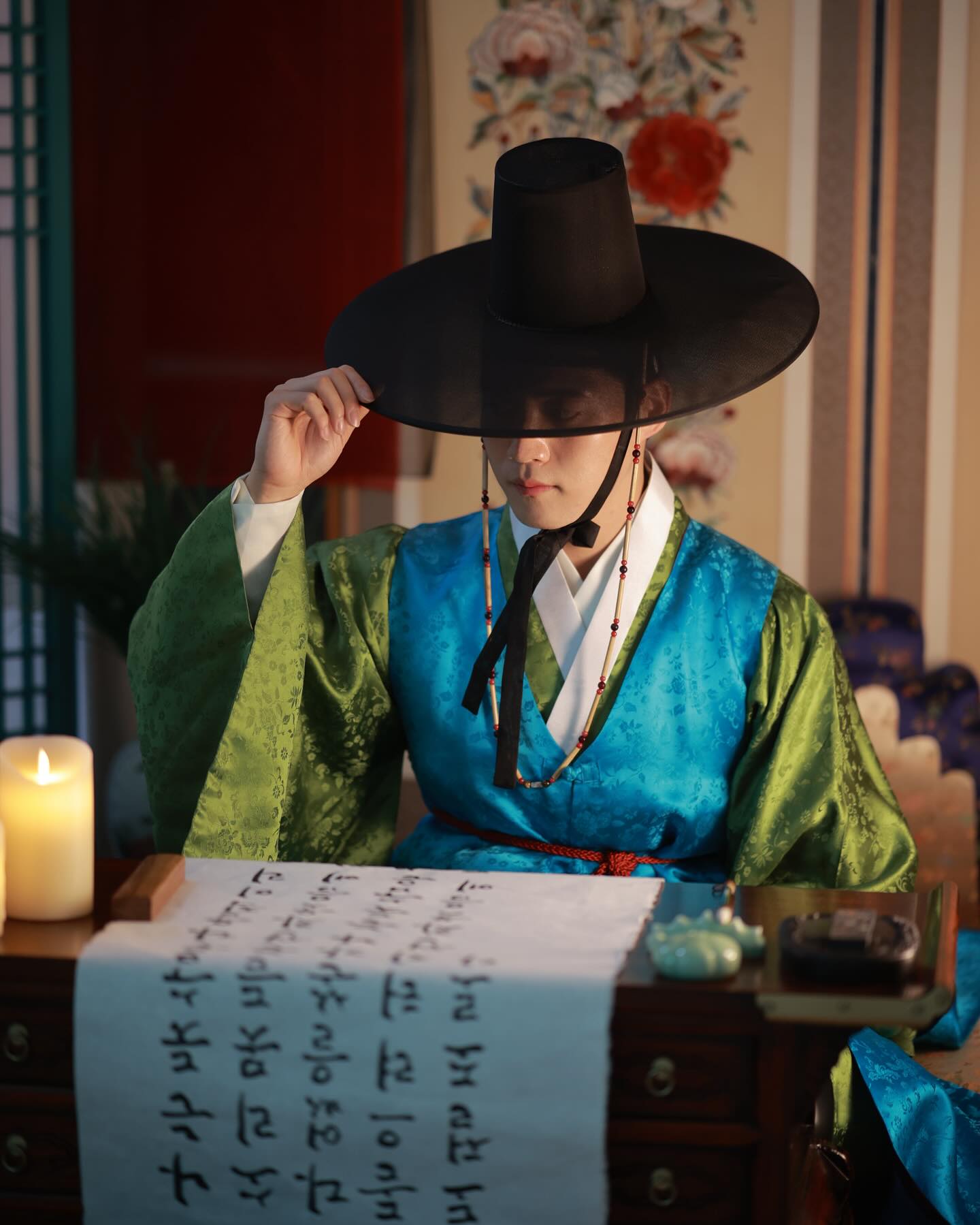 선비 체험기🖌️(part.01)

HANBOK. k_hanbok_yeinbang 
PHOTO. pina_photosnap lee.ss_kr_cn 

•

•

#선비 #한복 #한복촬영 #한복모델 #모델 #패션 #패션모델 #사진 #한류 #예인방 #hanbok #hanbokkorea