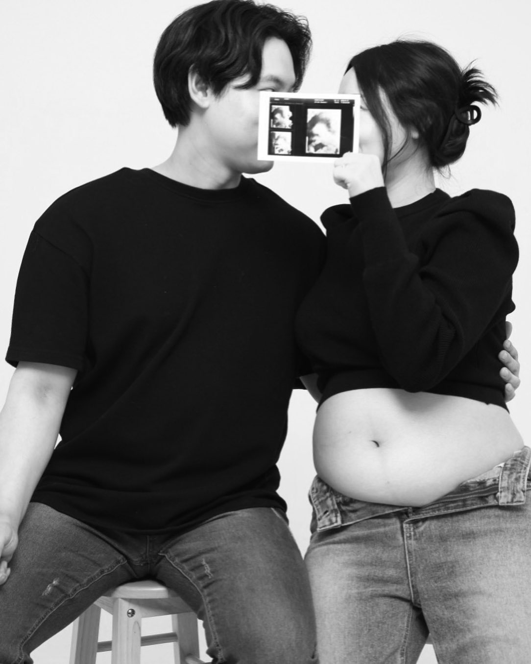 연애부터 결혼까지 임신 후 출산 후 임신까지 10년🤍
.
.
.
.
#10주년 #가족스타그램 #가족사진촬영 #남편 #내보물